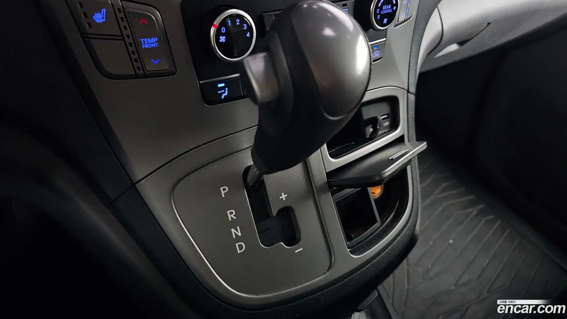 Starex Hyundai 2015.8-INNER-009