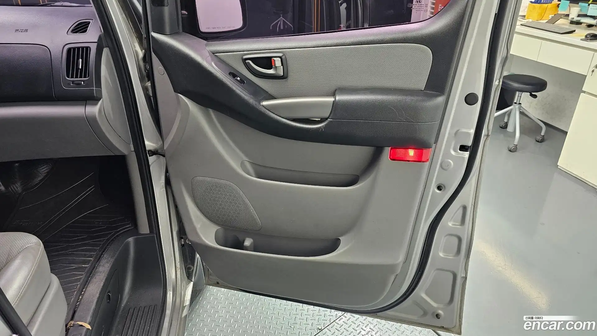Starex Hyundai 2015.8-INNER-035