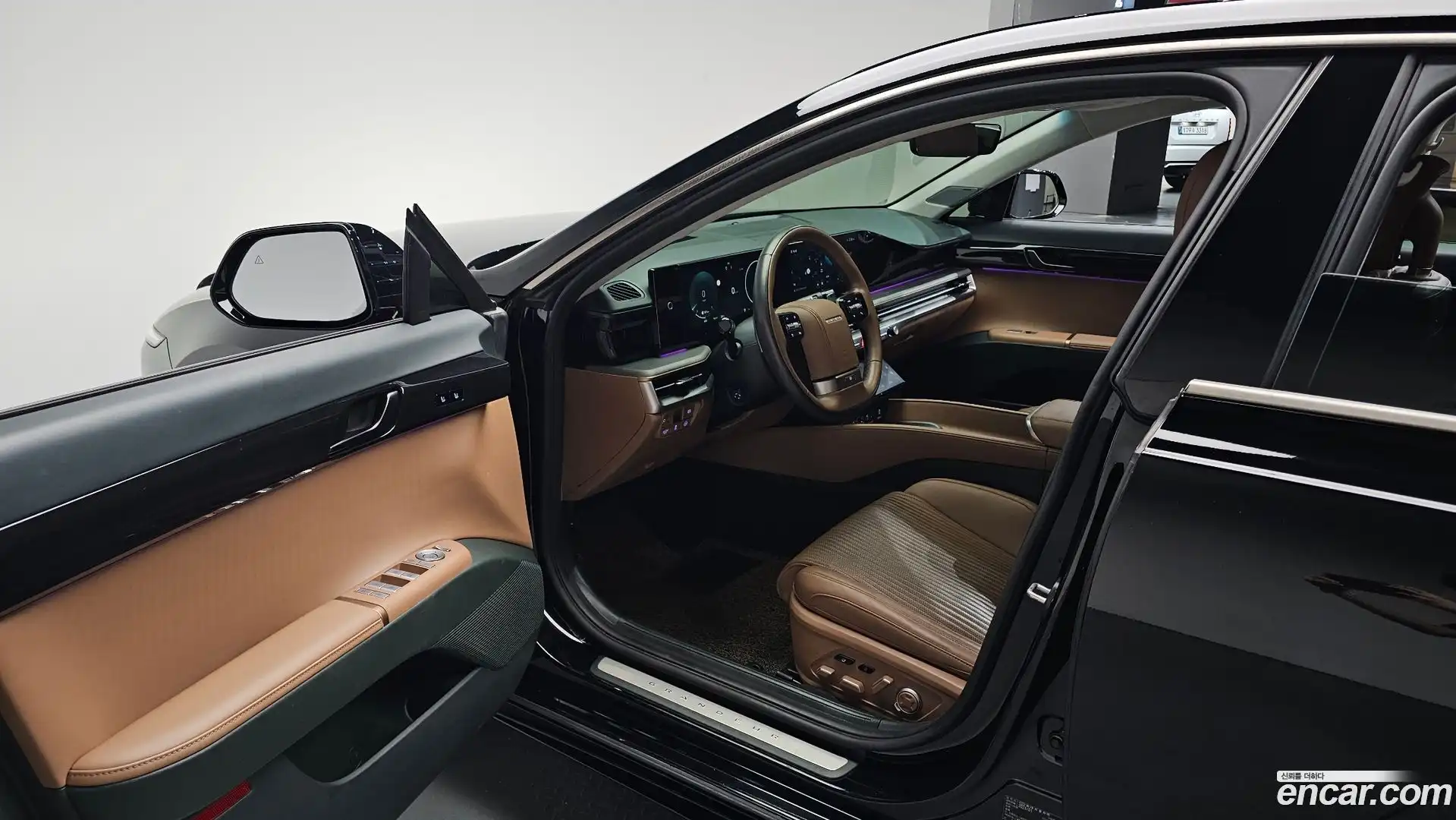 Grandeur Hyundai 2023.0-INNER-010
