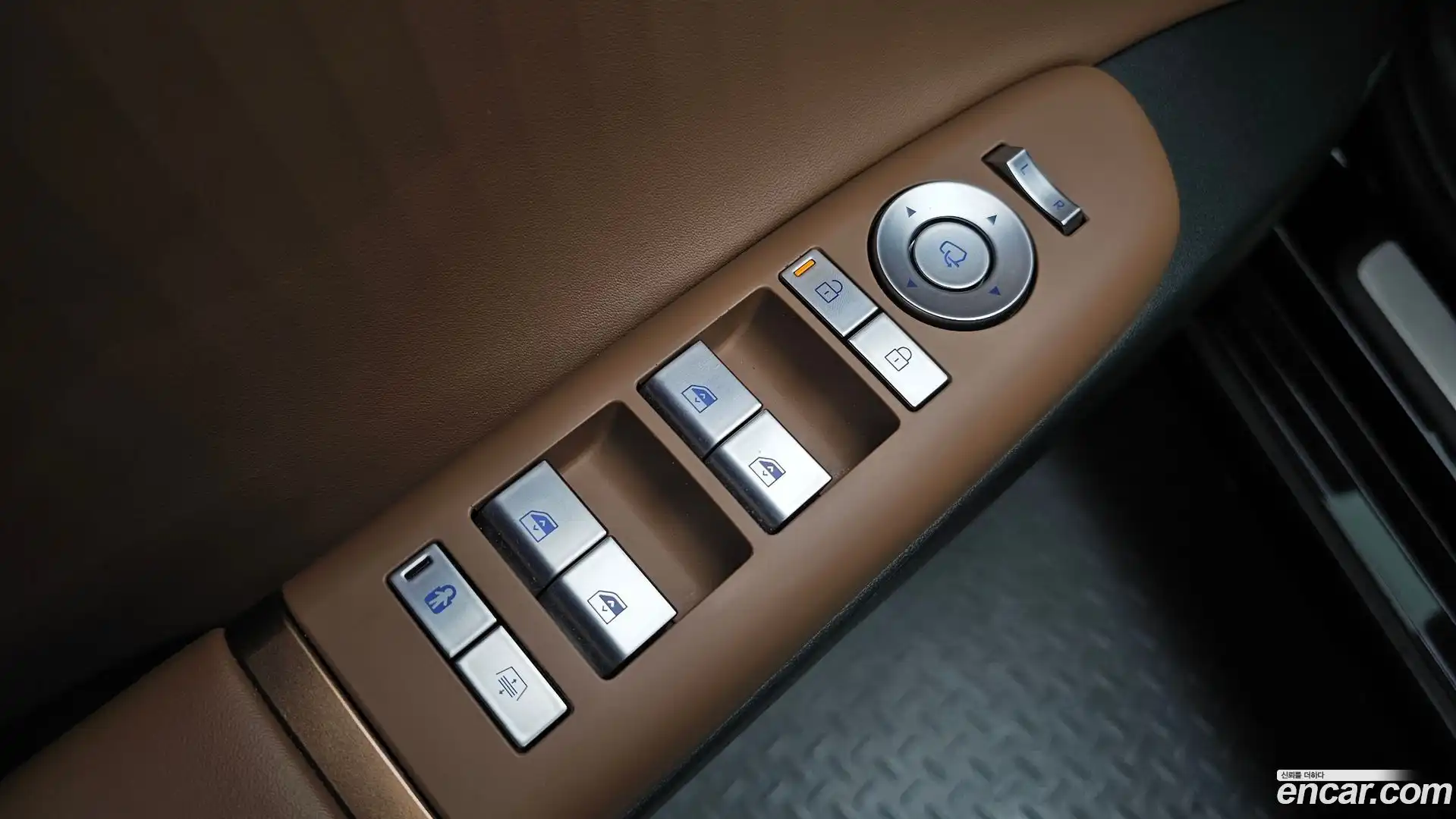 Grandeur Hyundai 2023.0-OPTION-041