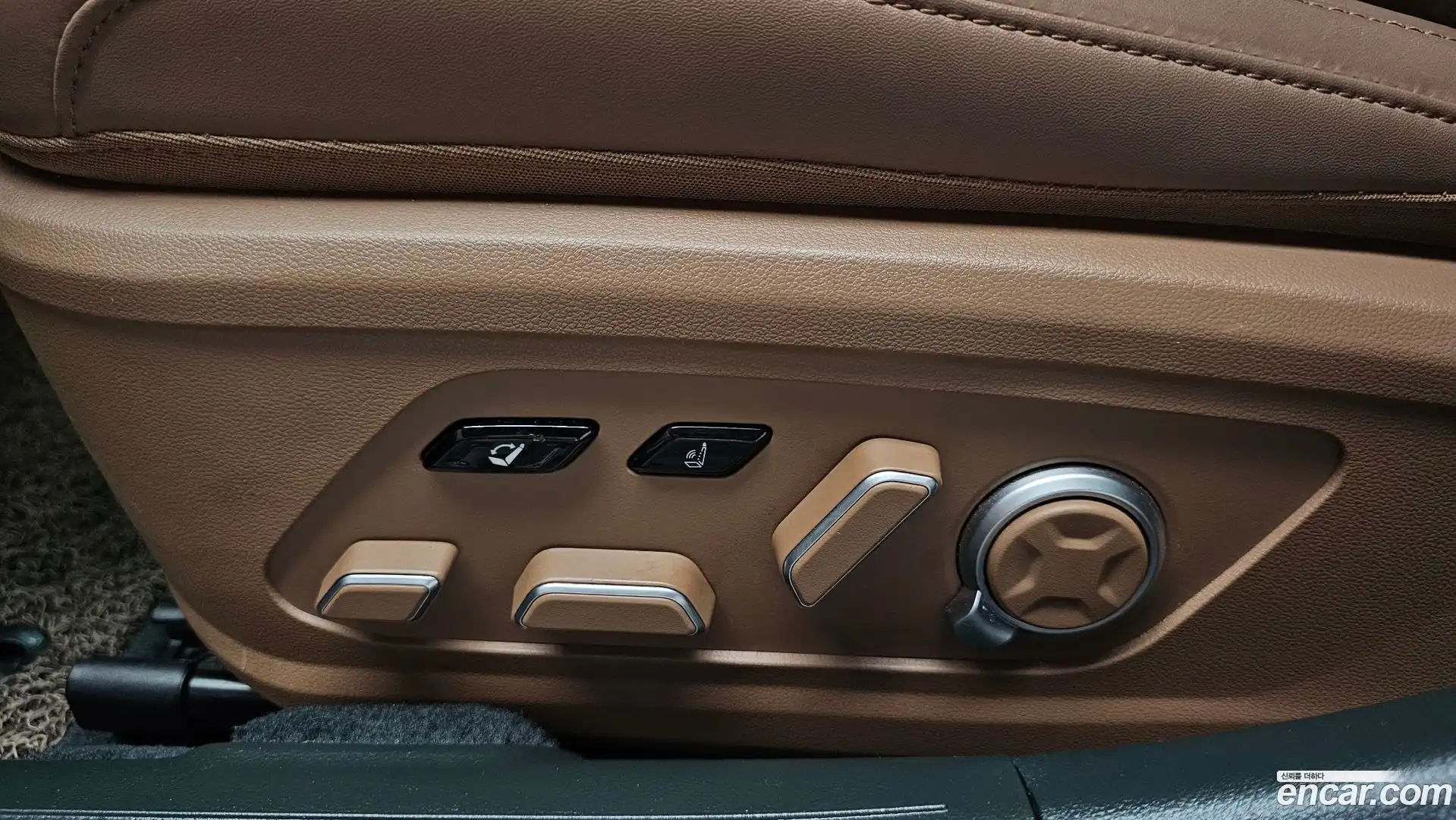 Grandeur Hyundai 2023.0-OPTION-043