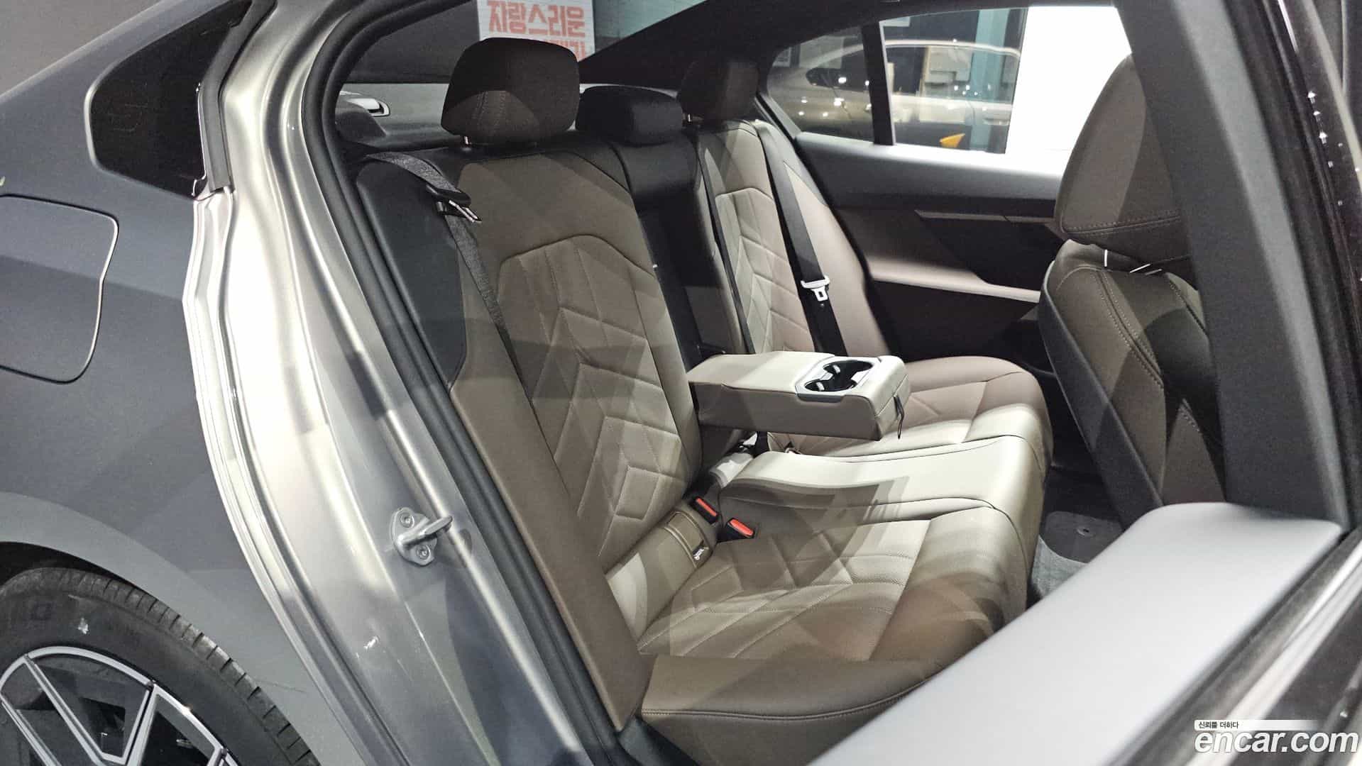 5-Series BMW 2025.4-OPTION-015