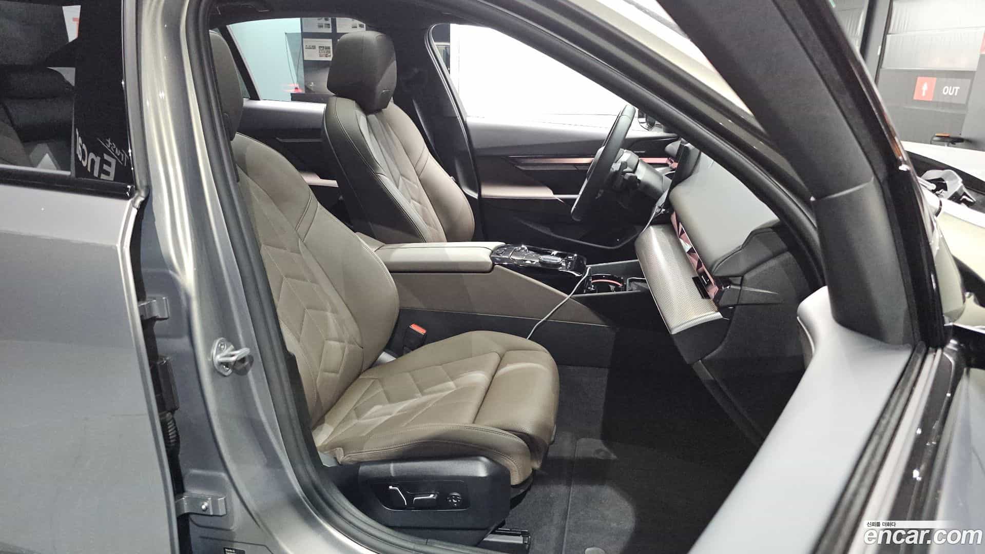 5-Series BMW 2025.4-OPTION-016