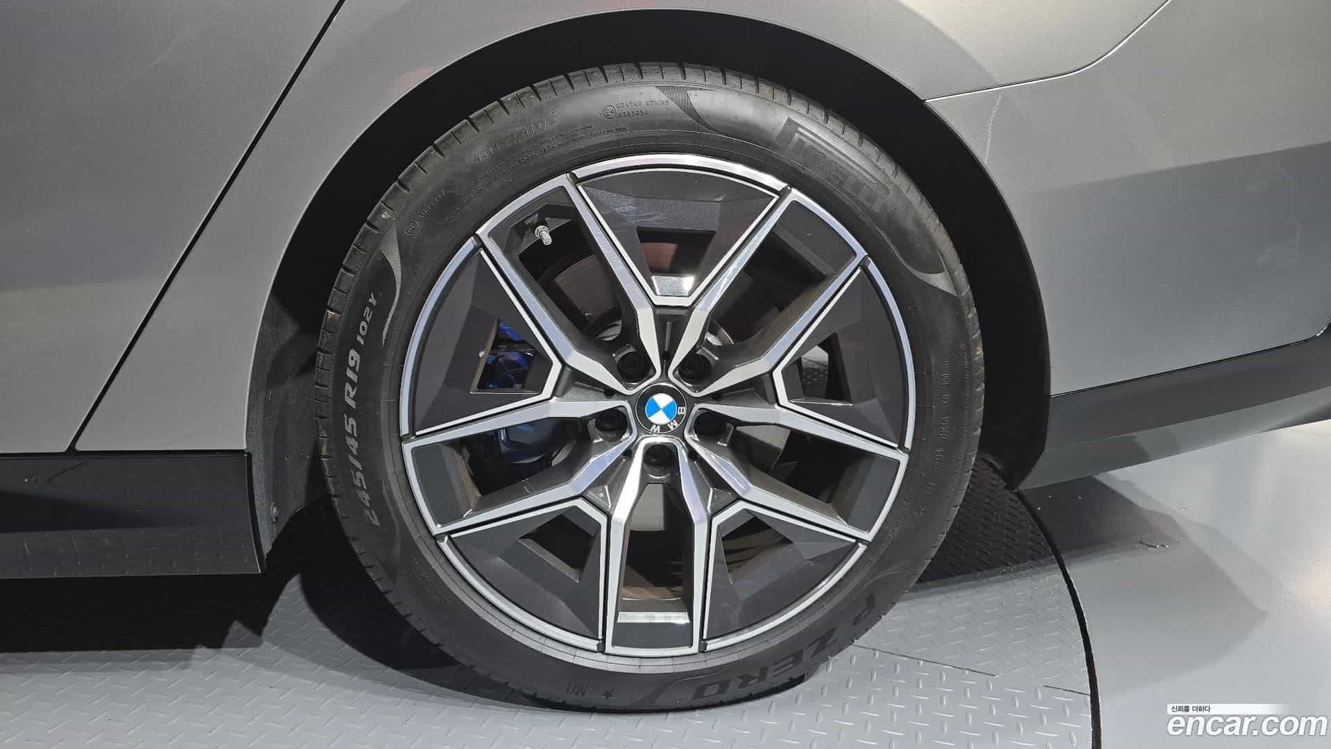 5-Series BMW 2025.4-OUTER-031