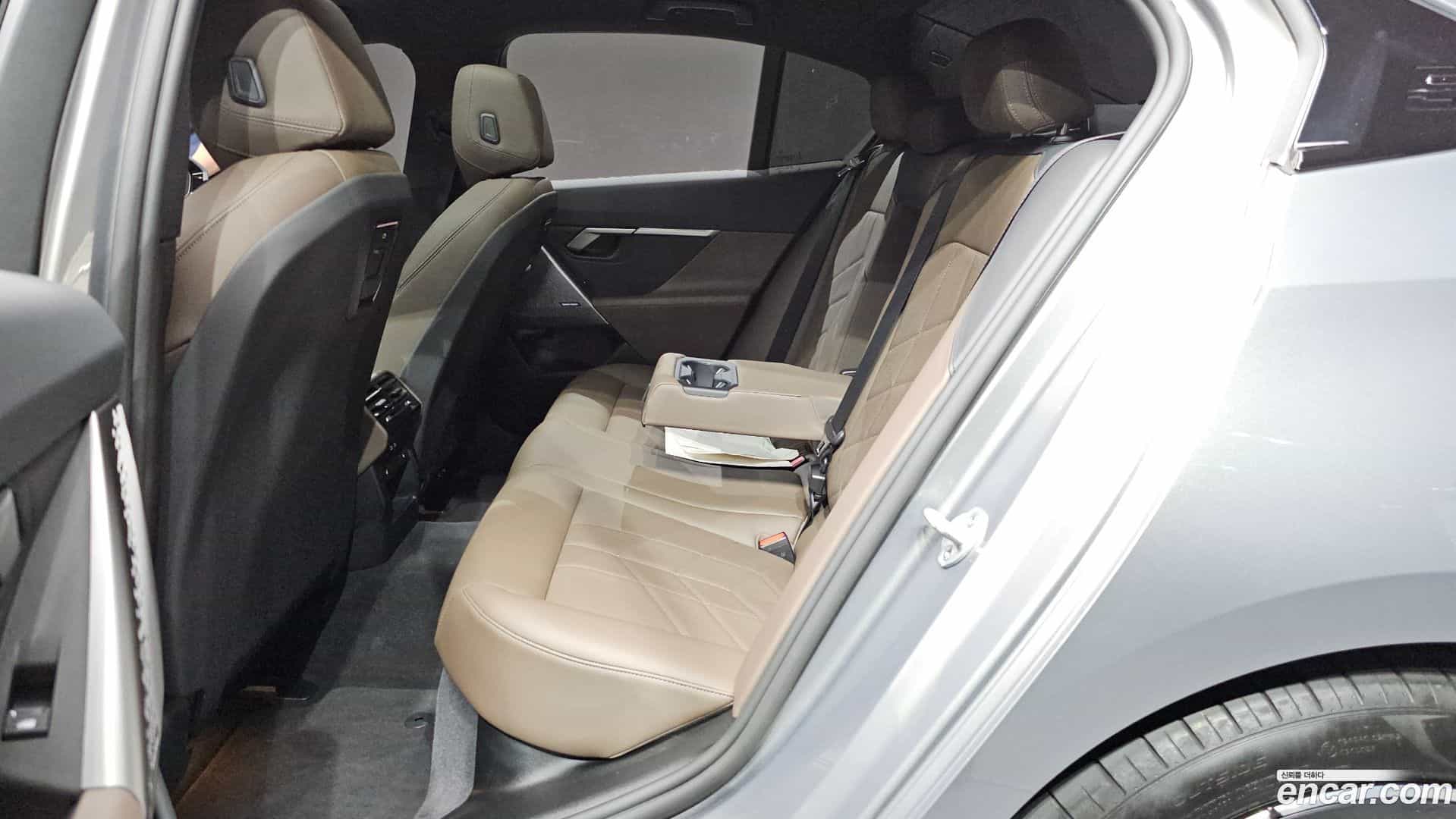 5-Series BMW 2025.4-INNER-036