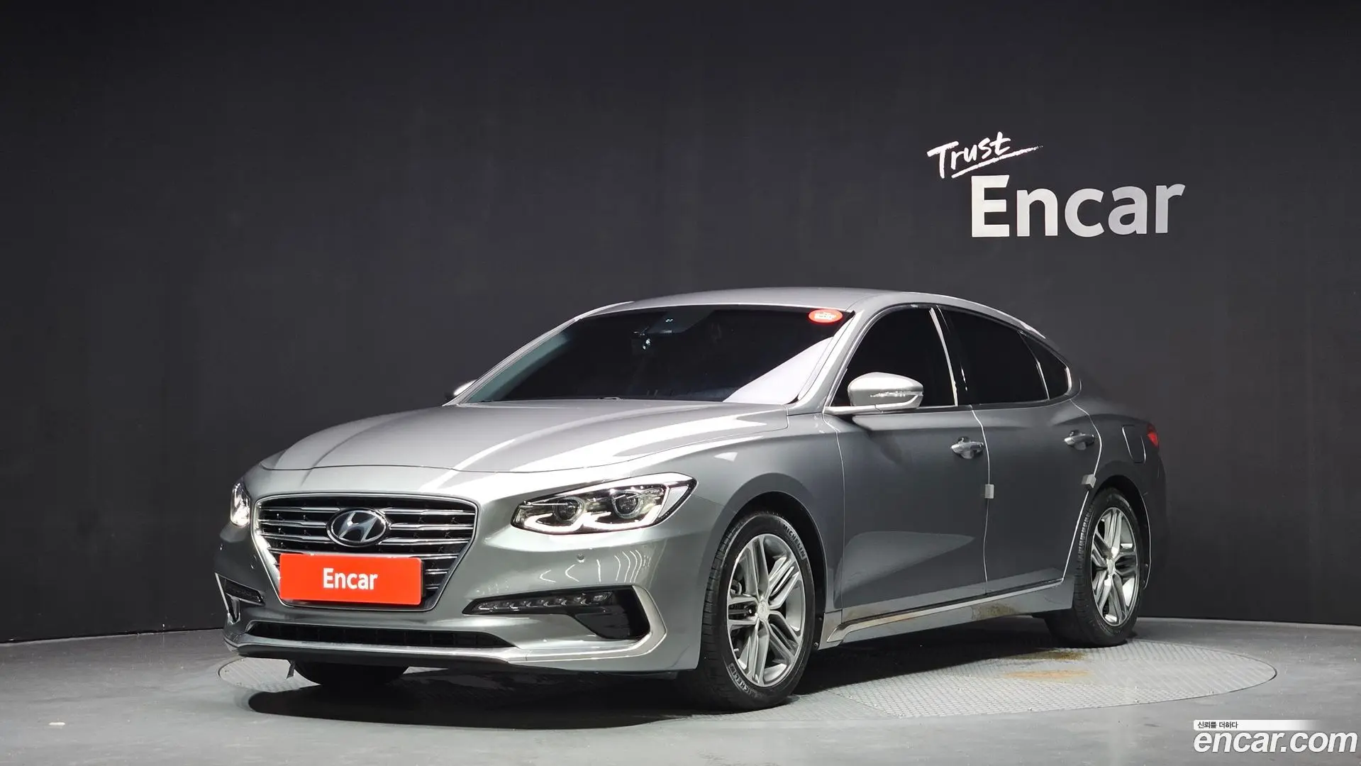 Main__Slider__Photo:Grandeur Hyundai 2018.4-0