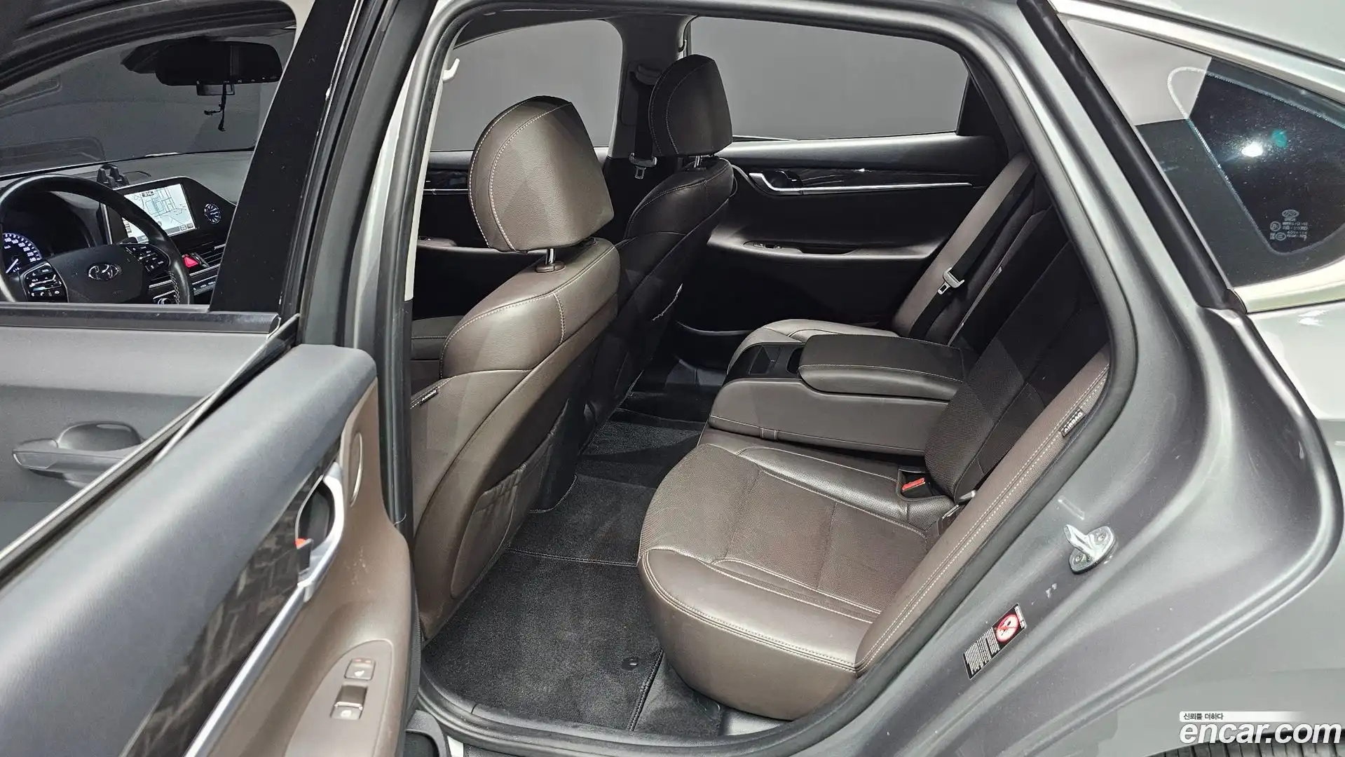 Grandeur Hyundai 2018.4-OPTION-016