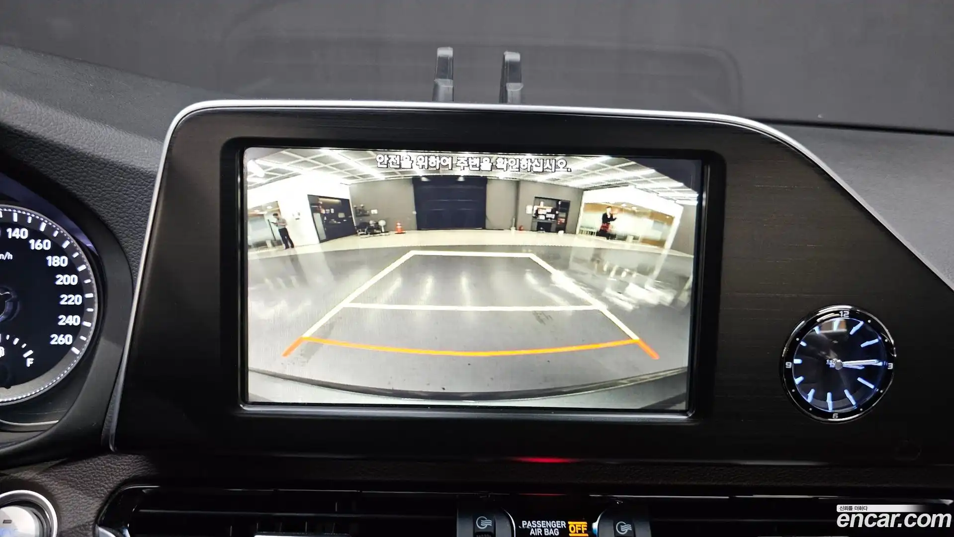 Grandeur Hyundai 2018.4-OPTION-019