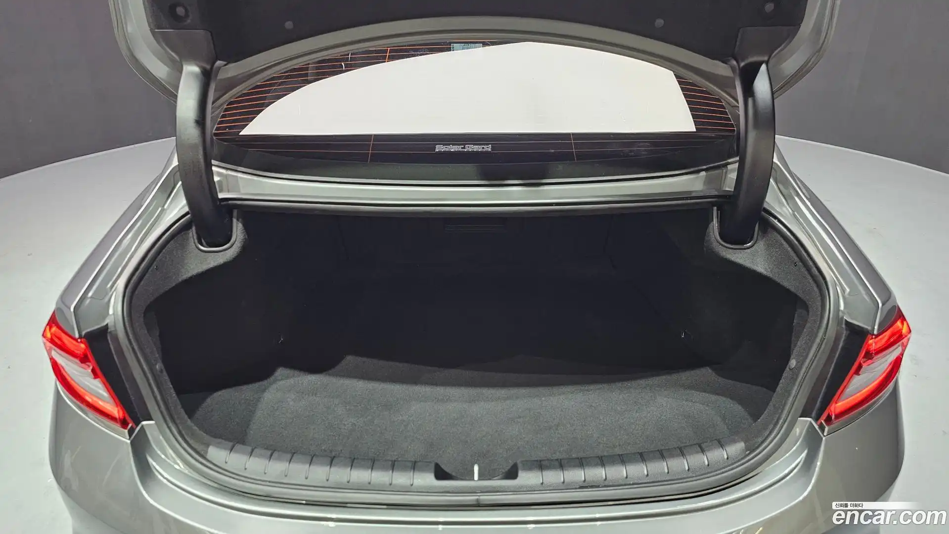 Grandeur Hyundai 2018.4-OPTION-024