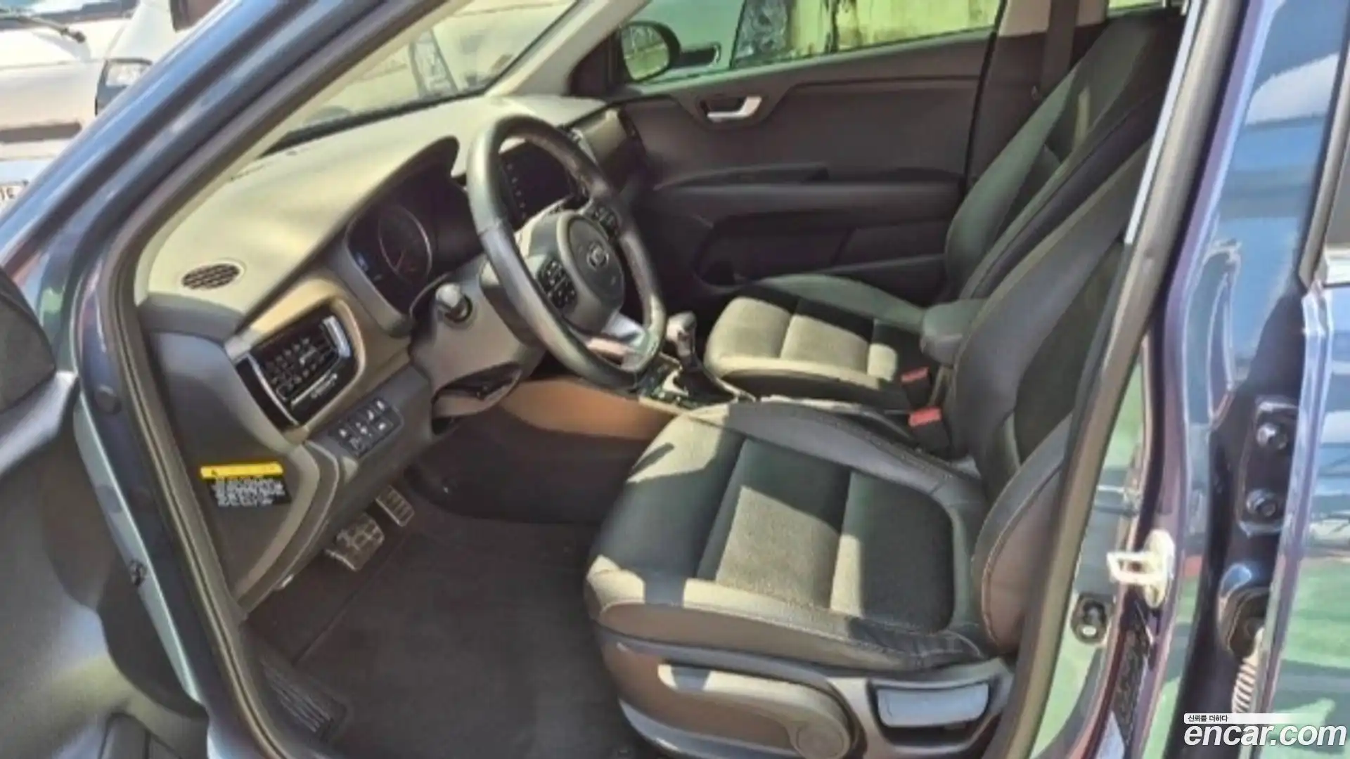 Stonic Kia 2018.7-INNER-009