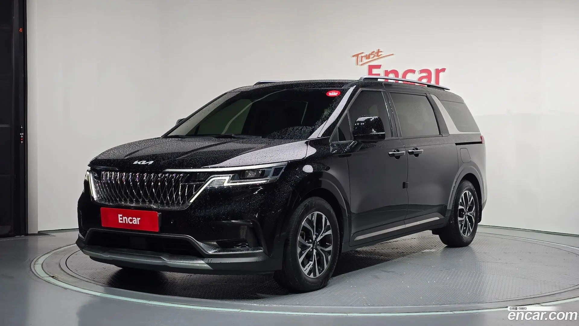 Main__Slider__Photo:Canival Kia 2022.4-0