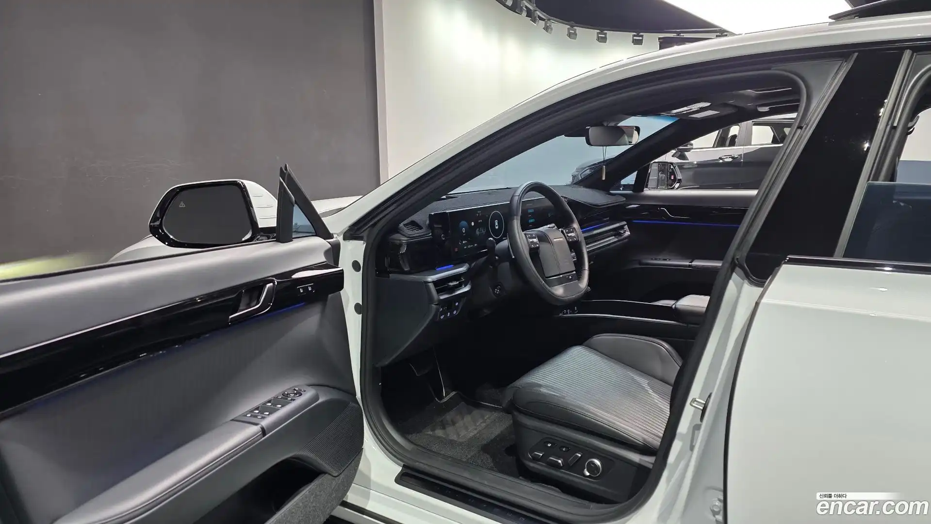 Grandeur Hyundai 2023.11-INNER-010