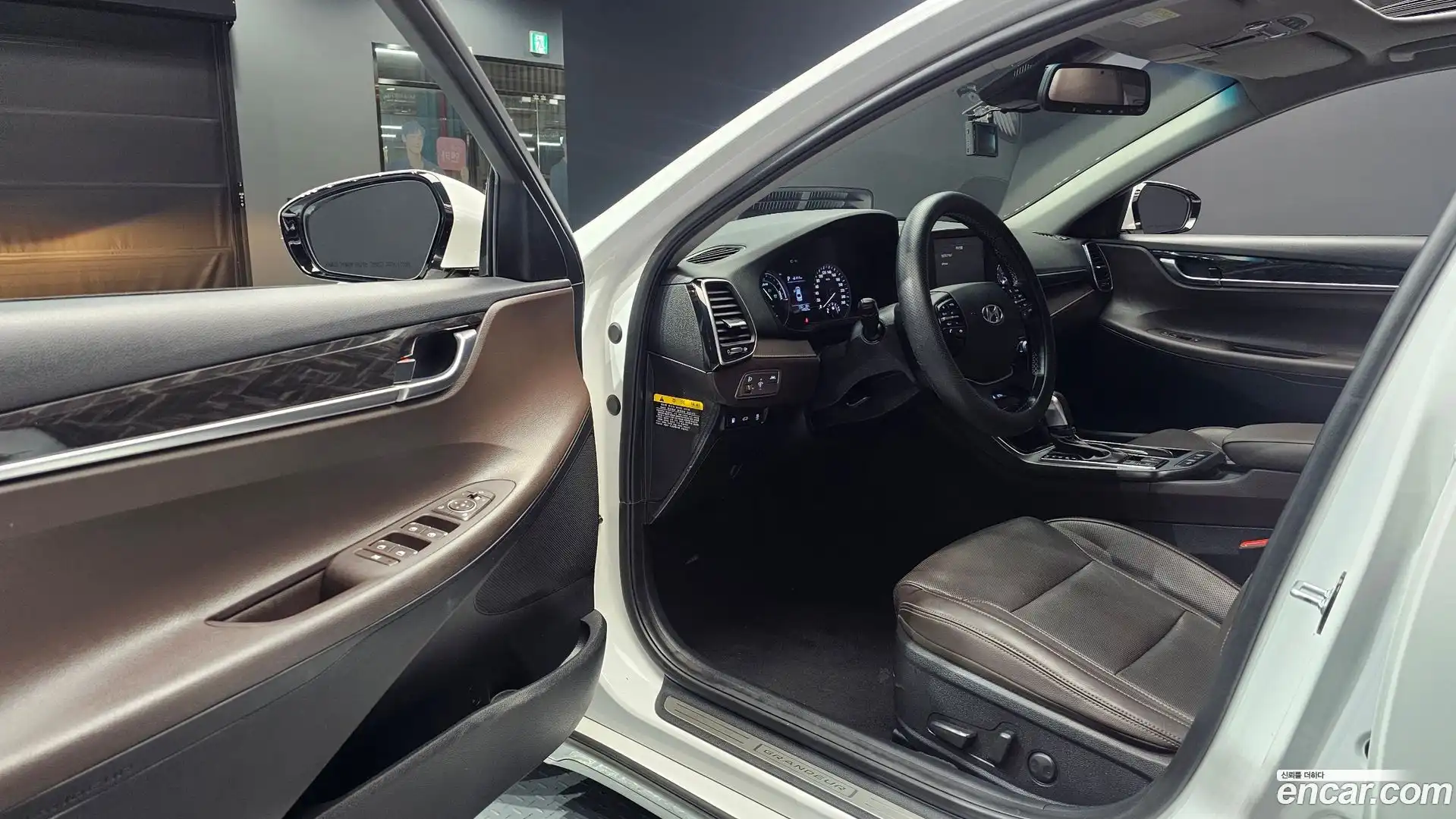 Grandeur Hyundai 2019.6-INNER-010