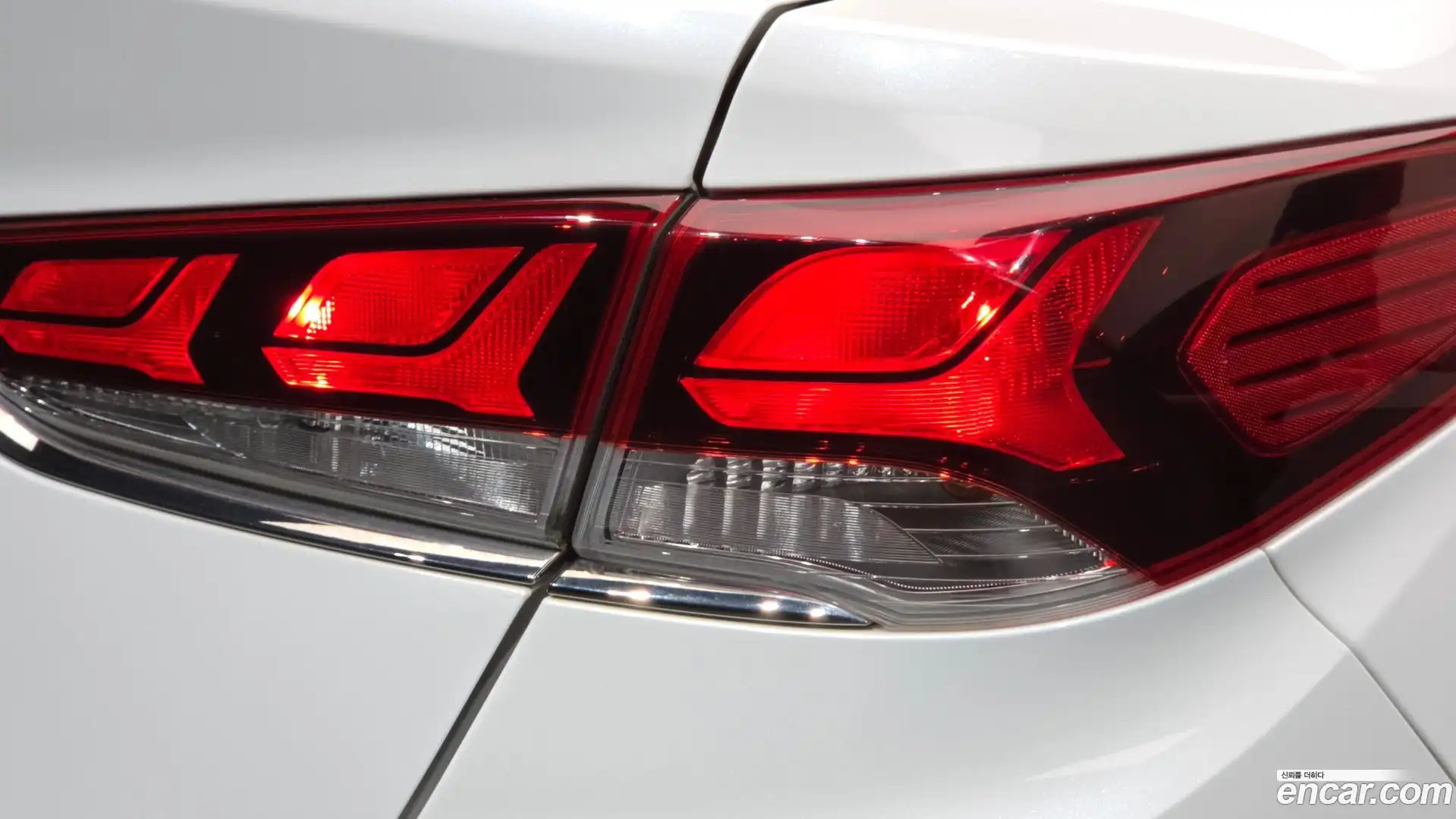 Sonata Hyundai 2019.2-OUTER-033