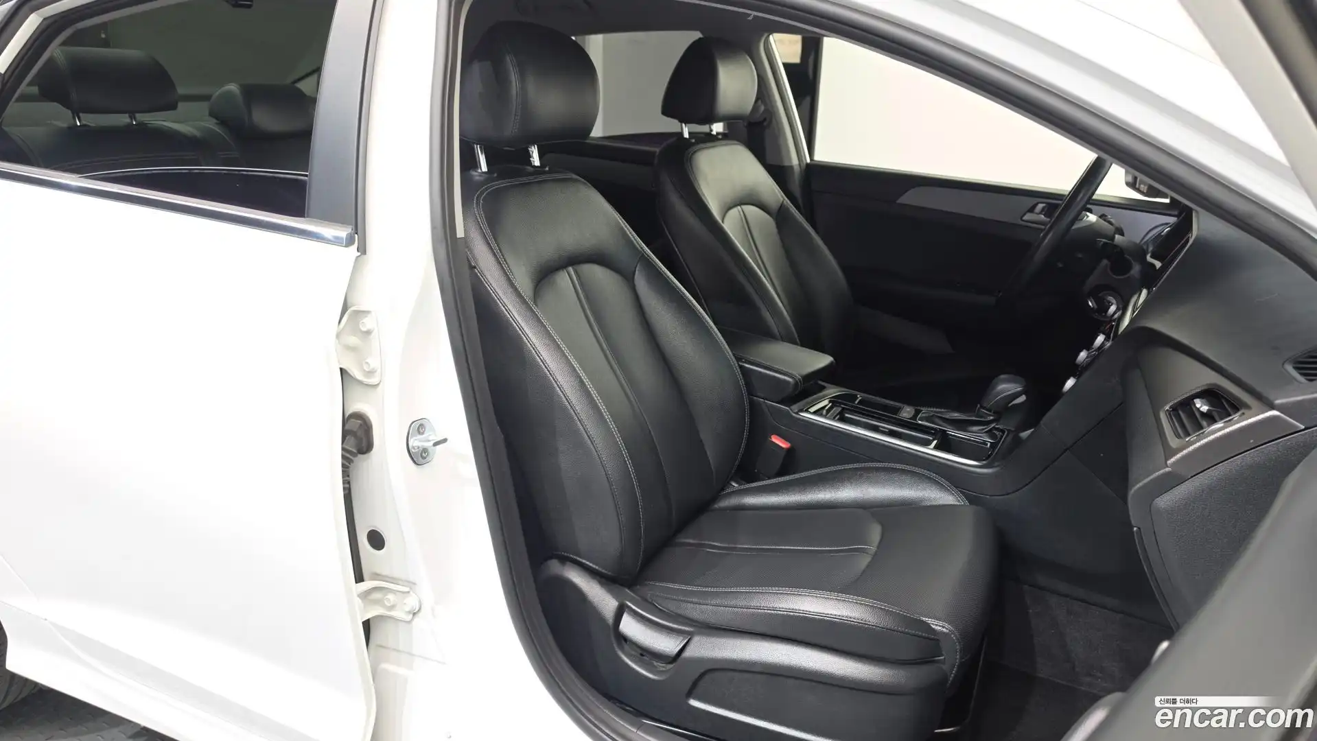 Sonata Hyundai 2019.2-INNER-036