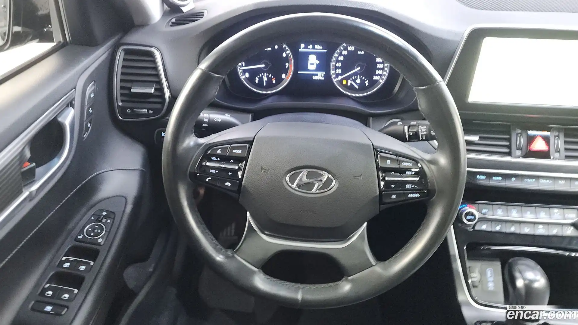 Grandeur Hyundai 2016.11-OPTION-019