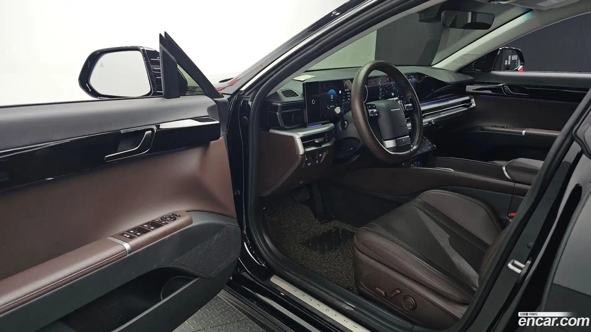 Grandeur Hyundai 2024.8-OPTION-015