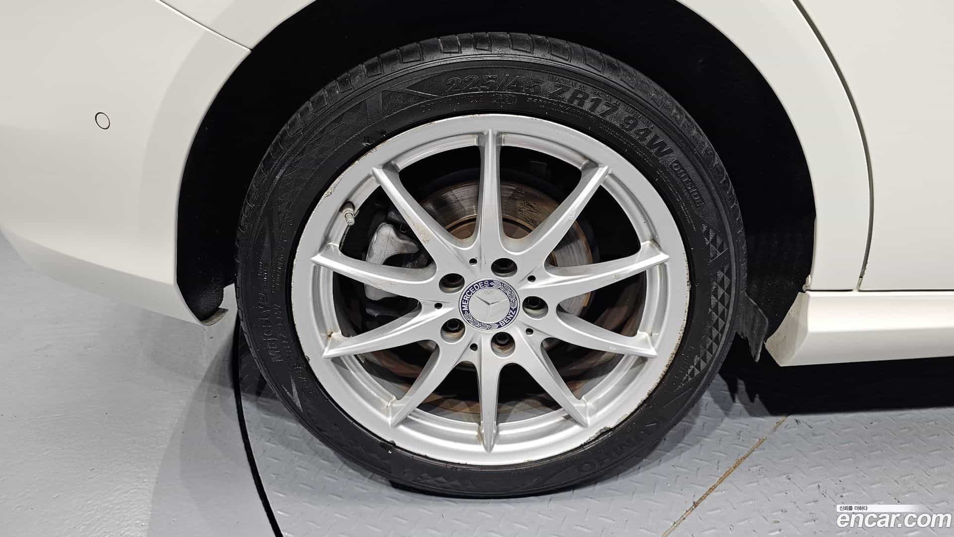 B-Class Mercedes-Benz 2017.2-OUTER-005