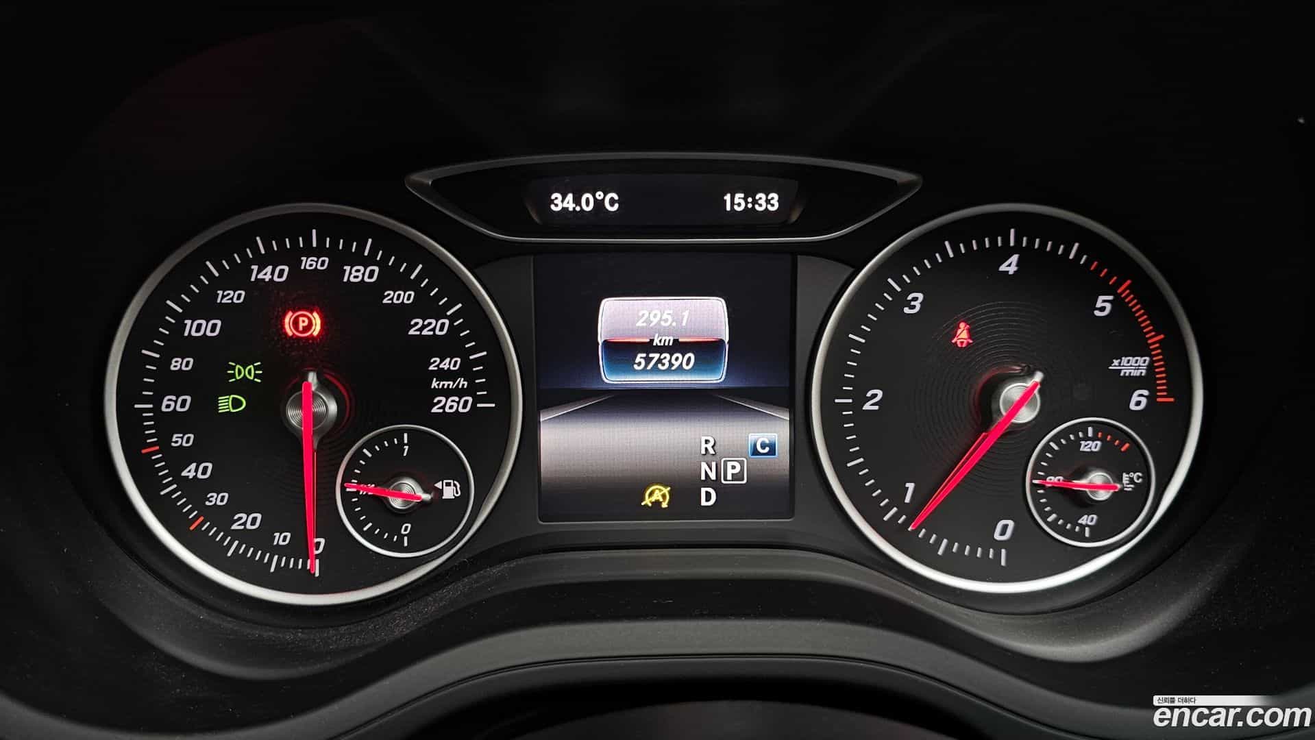 B-Class Mercedes-Benz 2017.2-INNER-008