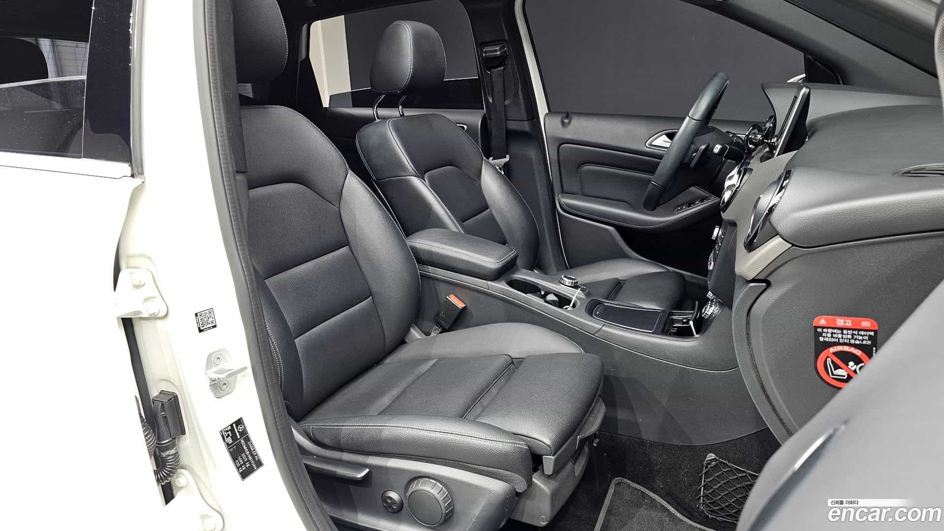 B-Class Mercedes-Benz 2017.2-OPTION-015