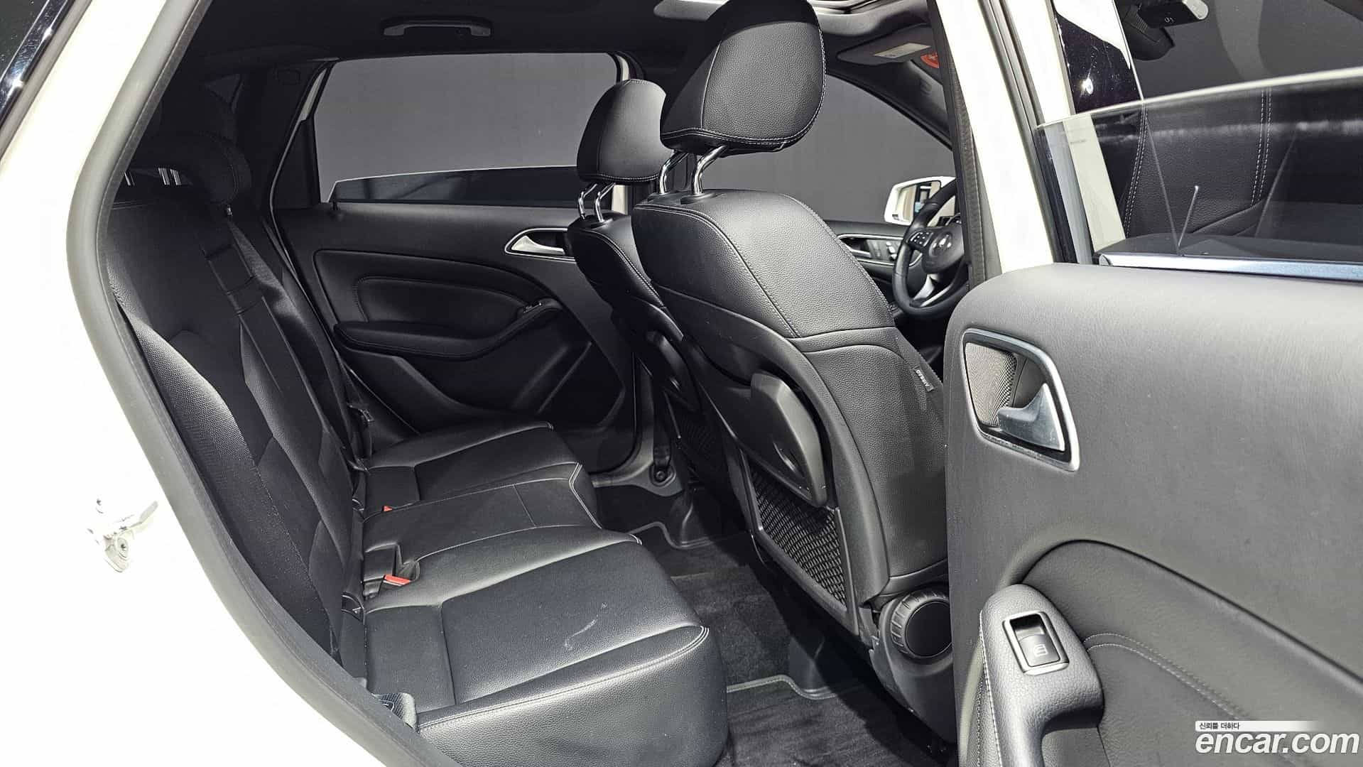 B-Class Mercedes-Benz 2017.2-OPTION-016