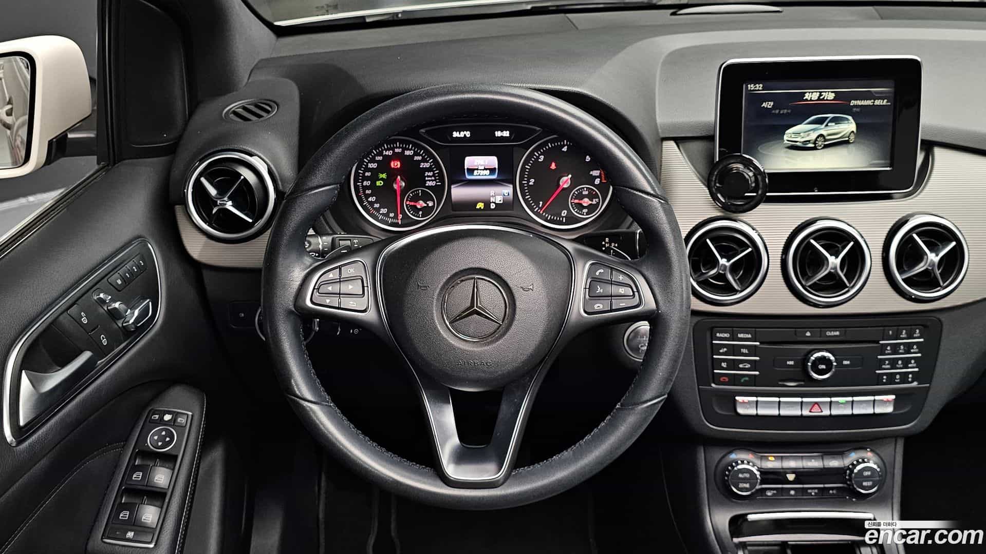 B-Class Mercedes-Benz 2017.2-OPTION-018