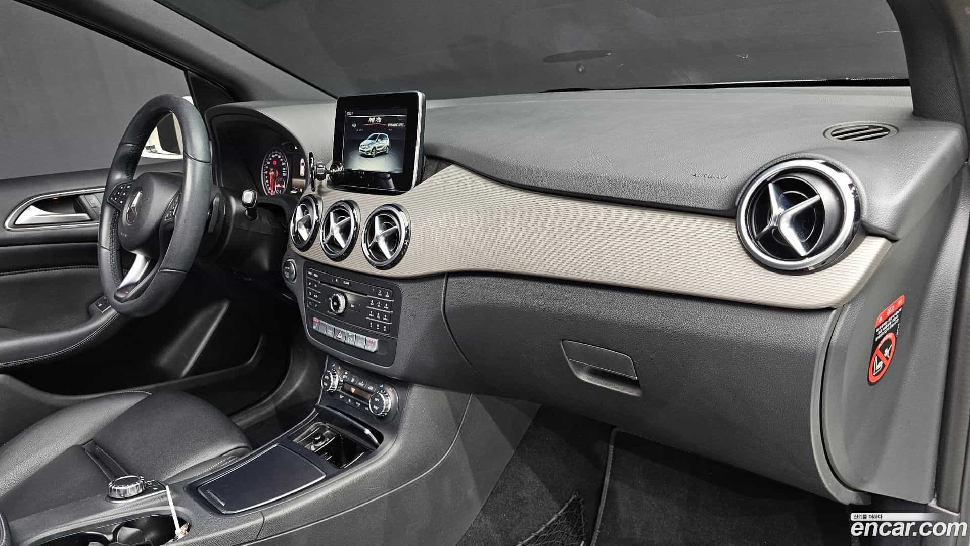 B-Class Mercedes-Benz 2017.2-OPTION-040