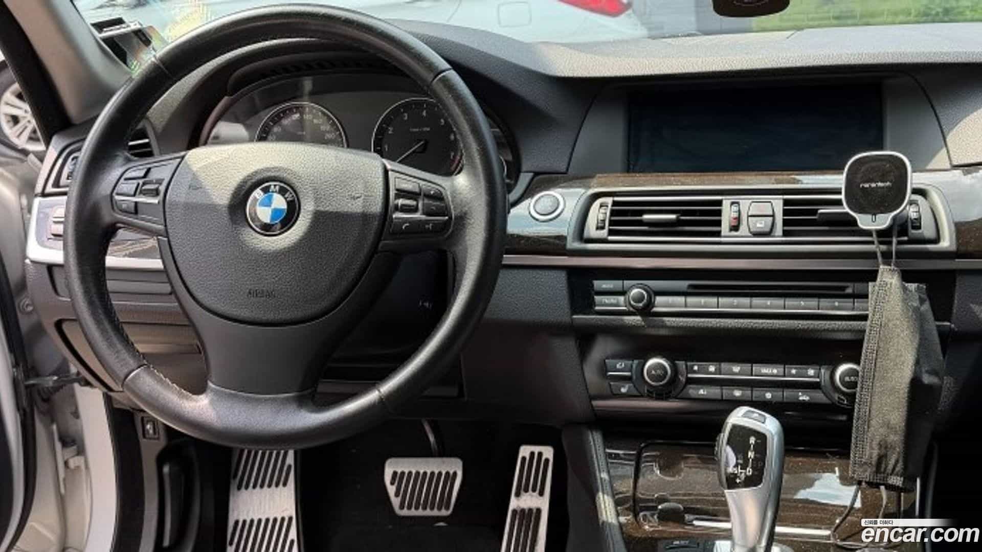 5-Series BMW 2010.5-INNER-007