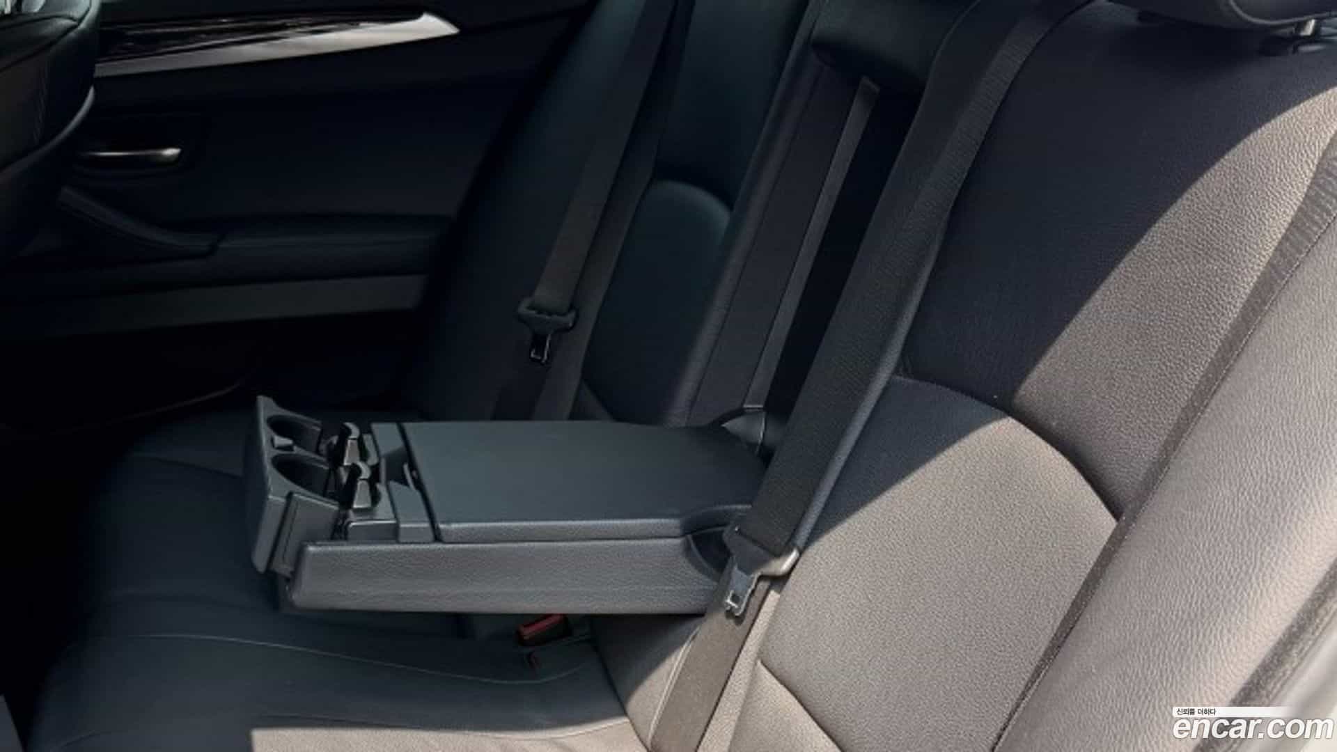 5-Series BMW 2010.5-INNER-010