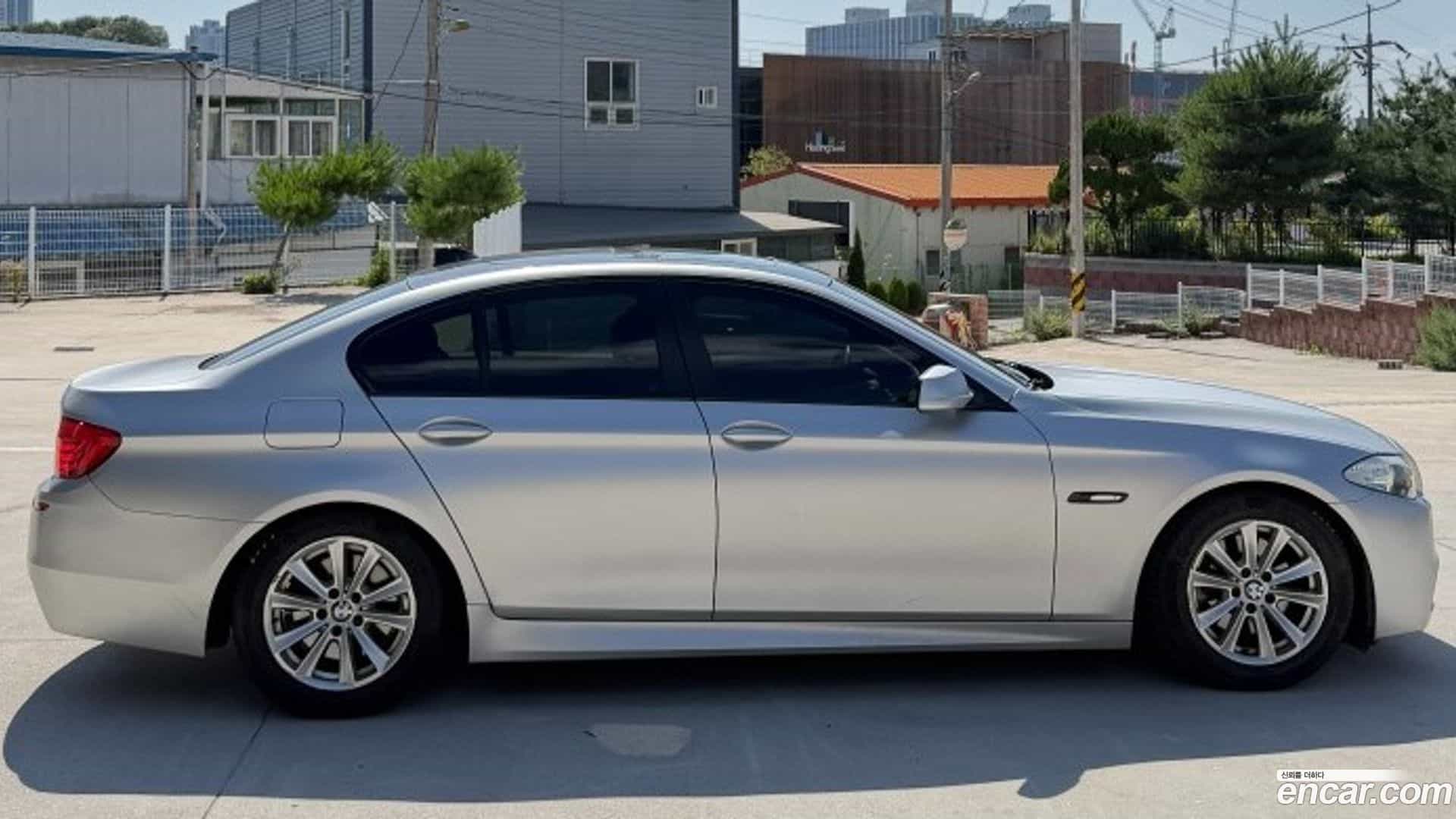 5-Series BMW 2010.5-OPTION-019