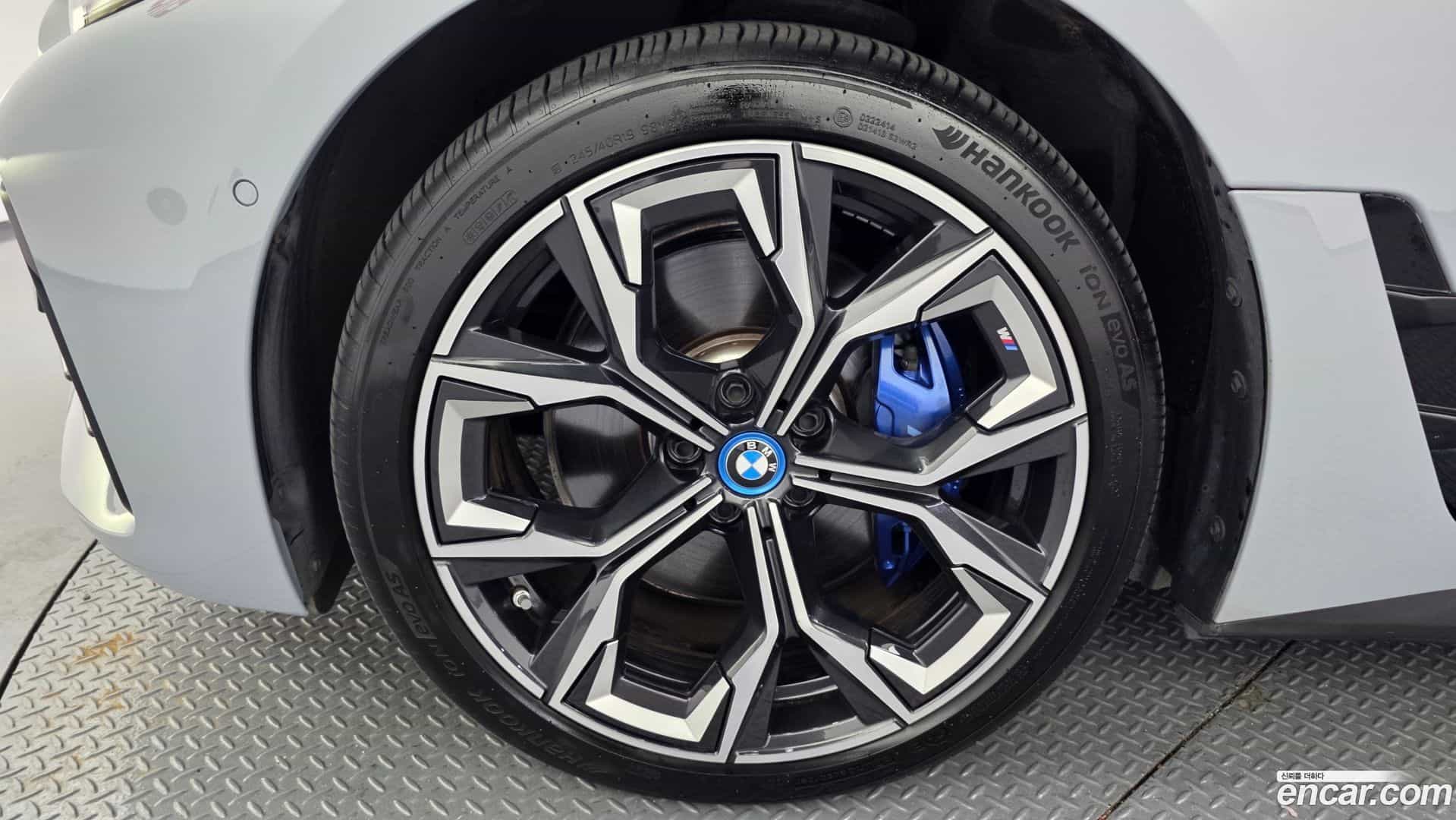 i4 BMW 2023.8-OUTER-005
