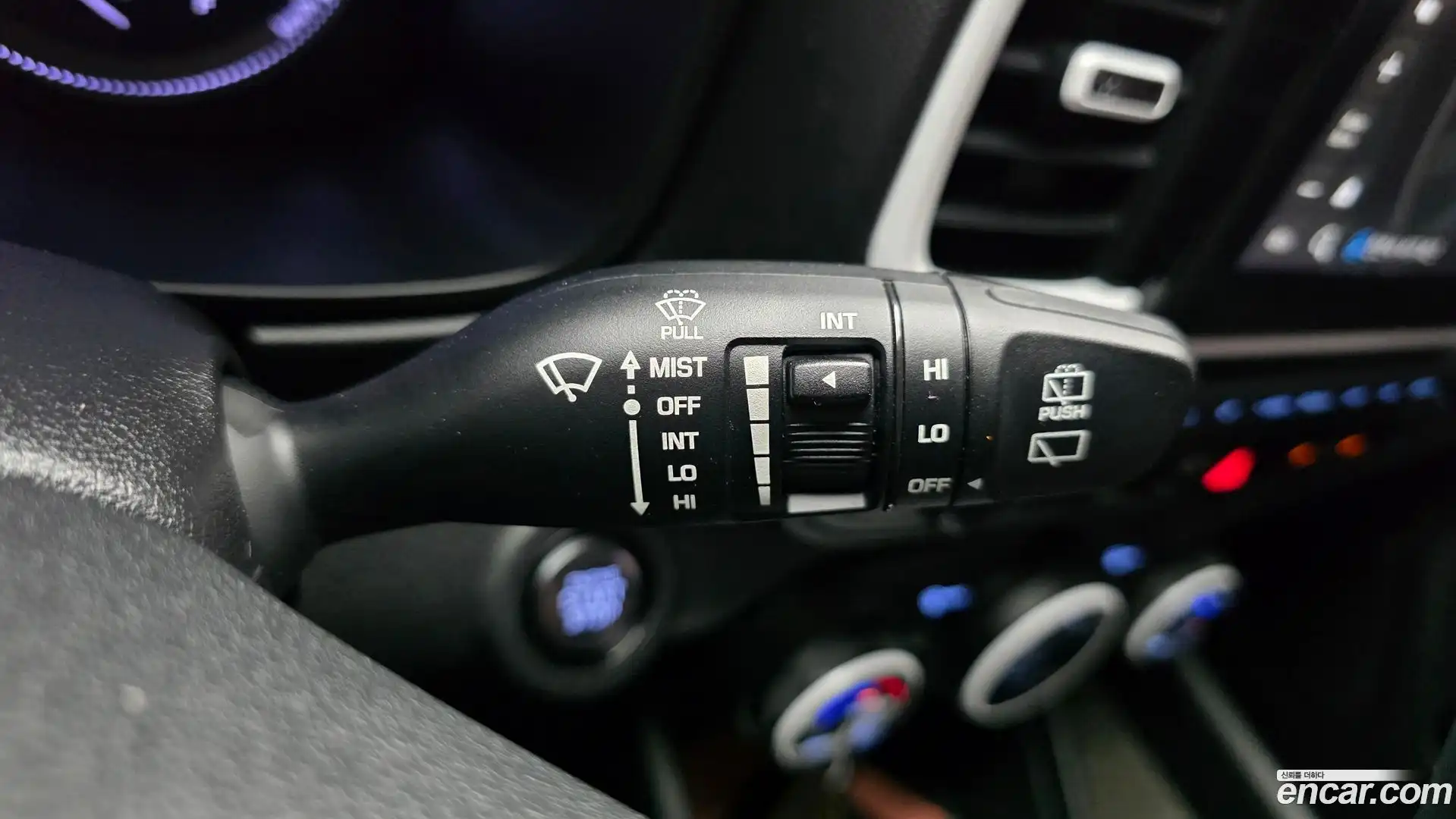 Venue Hyundai 2019.6-OPTION-044