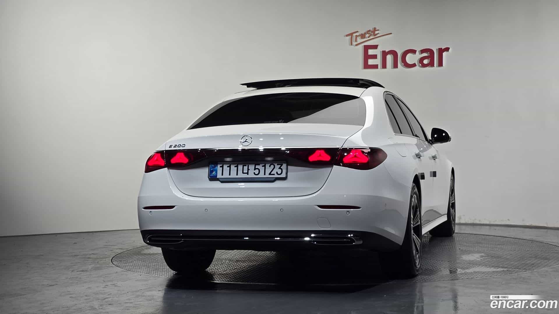 E-Class Mercedes-Benz 2025.4-OUTER-004