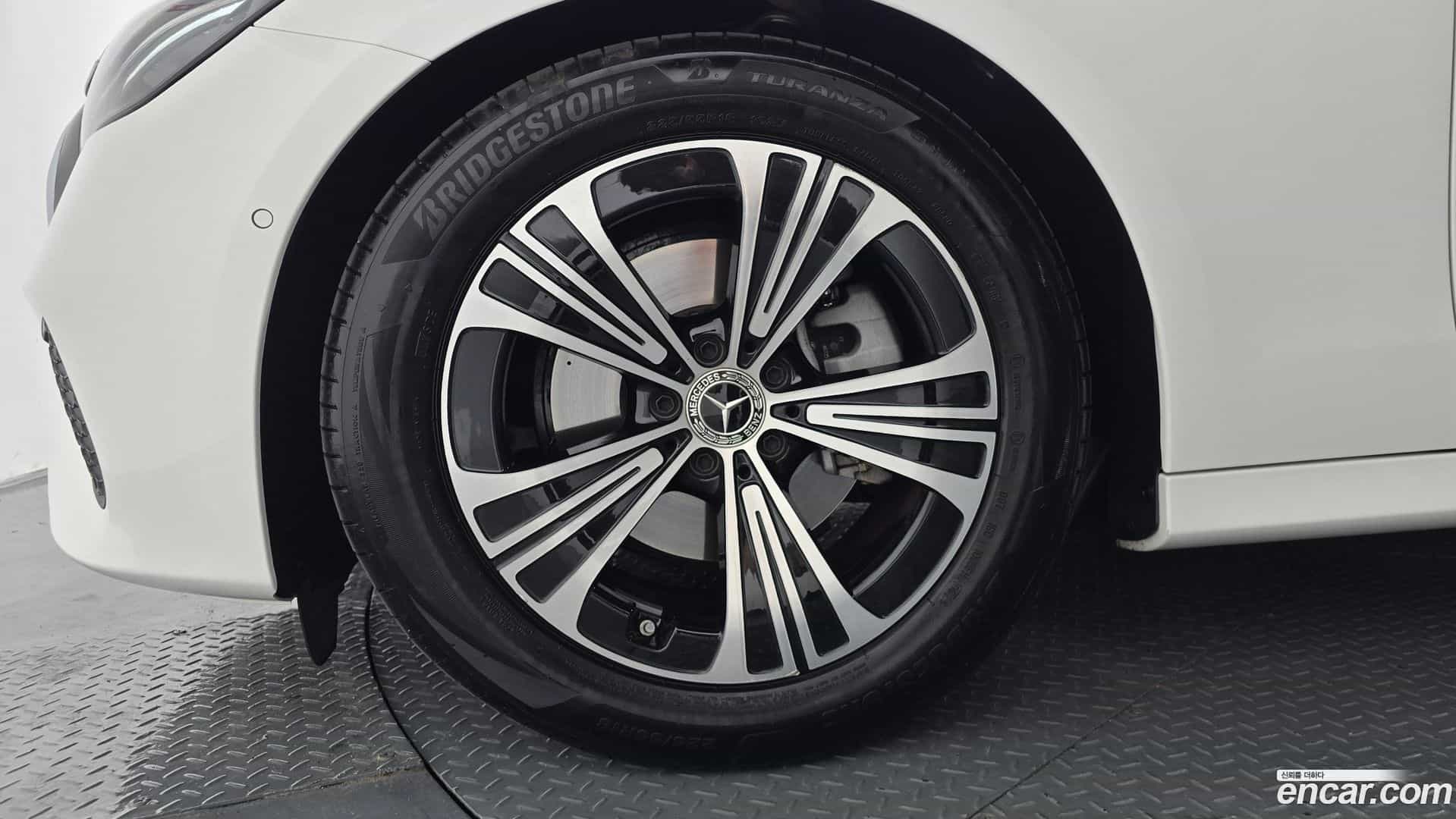 E-Class Mercedes-Benz 2025.4-OUTER-005