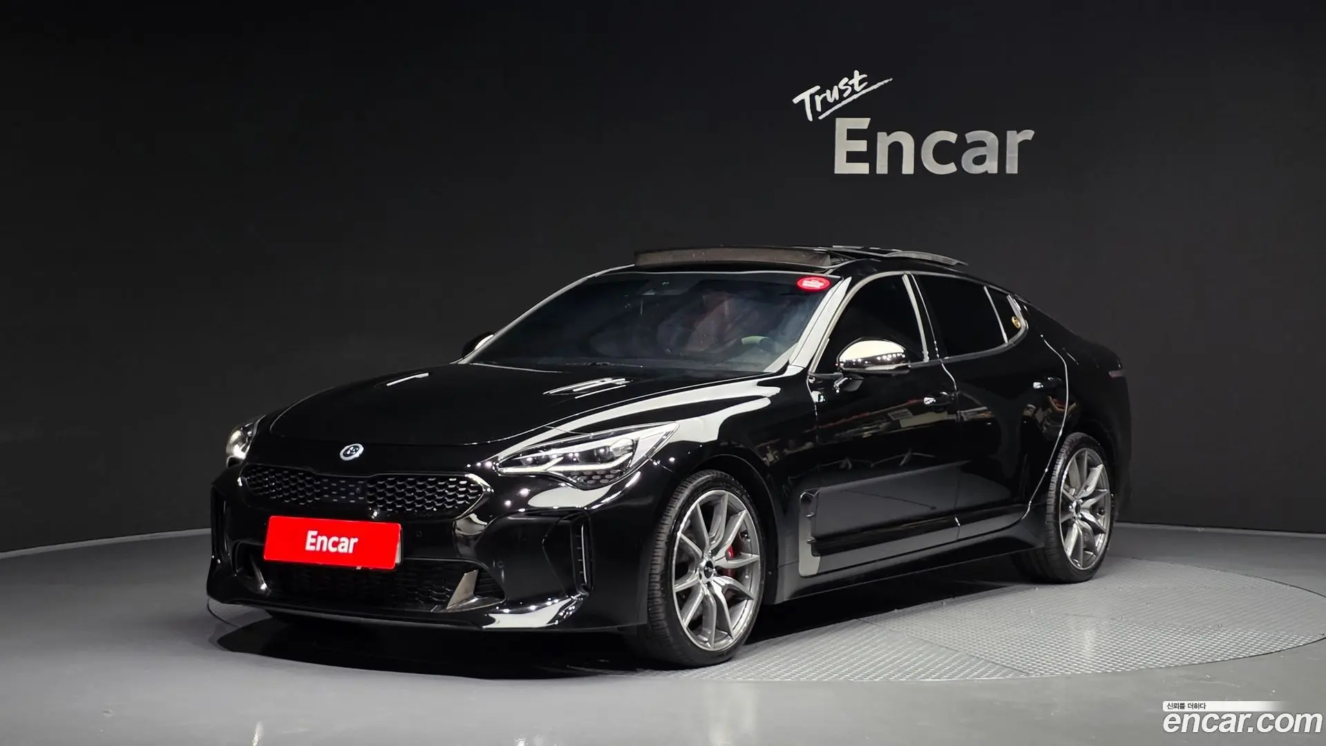 Main__Slider__Photo:Stinger Kia 2017.7-0