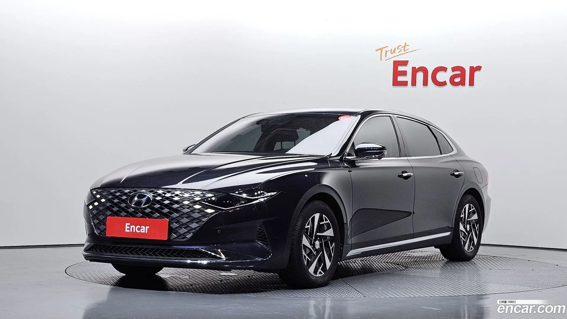 Main__Slider__Photo:Grandeur Hyundai 2020.7-0