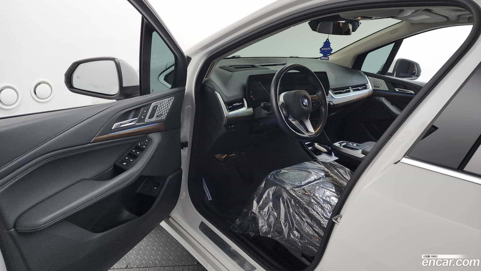 2-Series BMW 2023.7-INNER-010