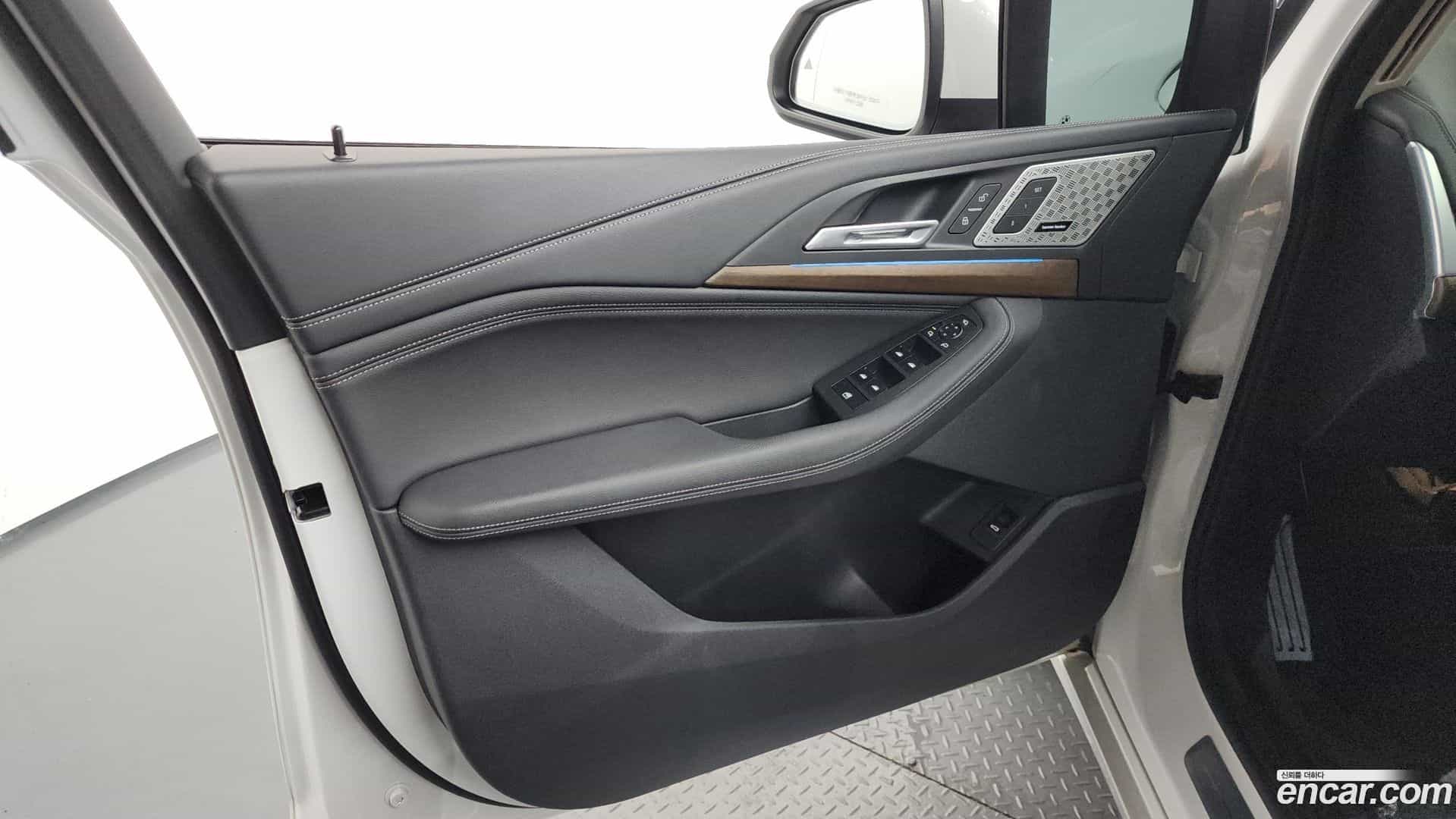 2-Series BMW 2023.7-INNER-034