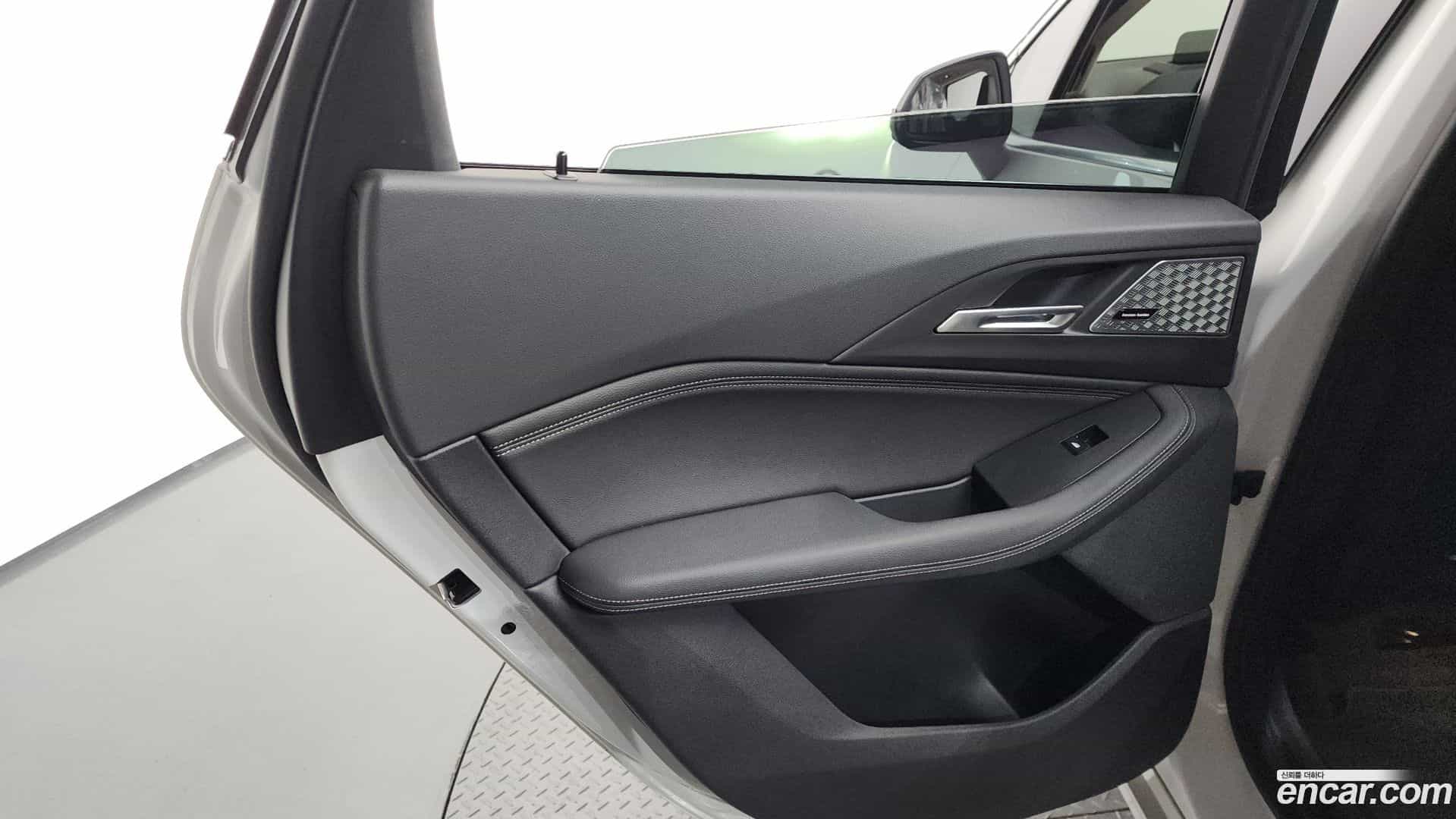 2-Series BMW 2023.7-INNER-035