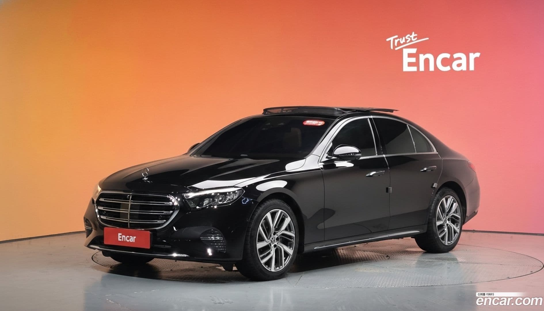 Main__Slider__Photo:E-Class Mercedes-Benz 2024.6-0