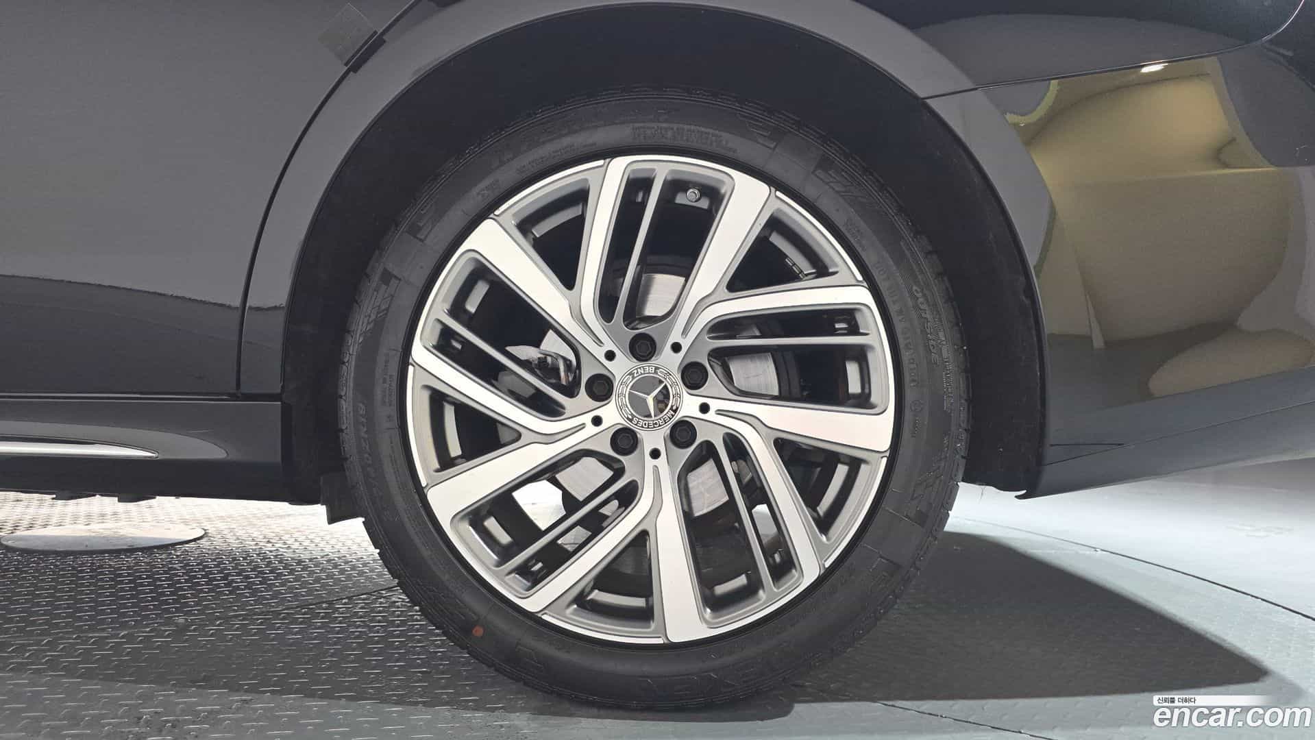 E-Class Mercedes-Benz 2024.6-OUTER-031