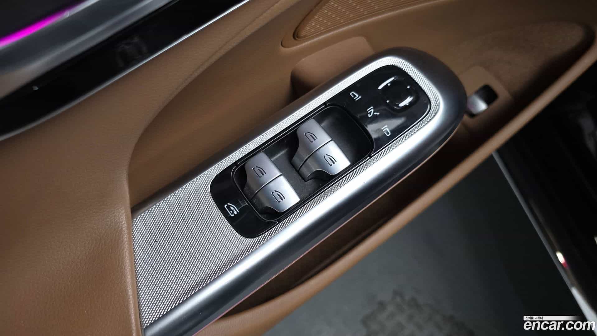 E-Class Mercedes-Benz 2024.6-OPTION-041