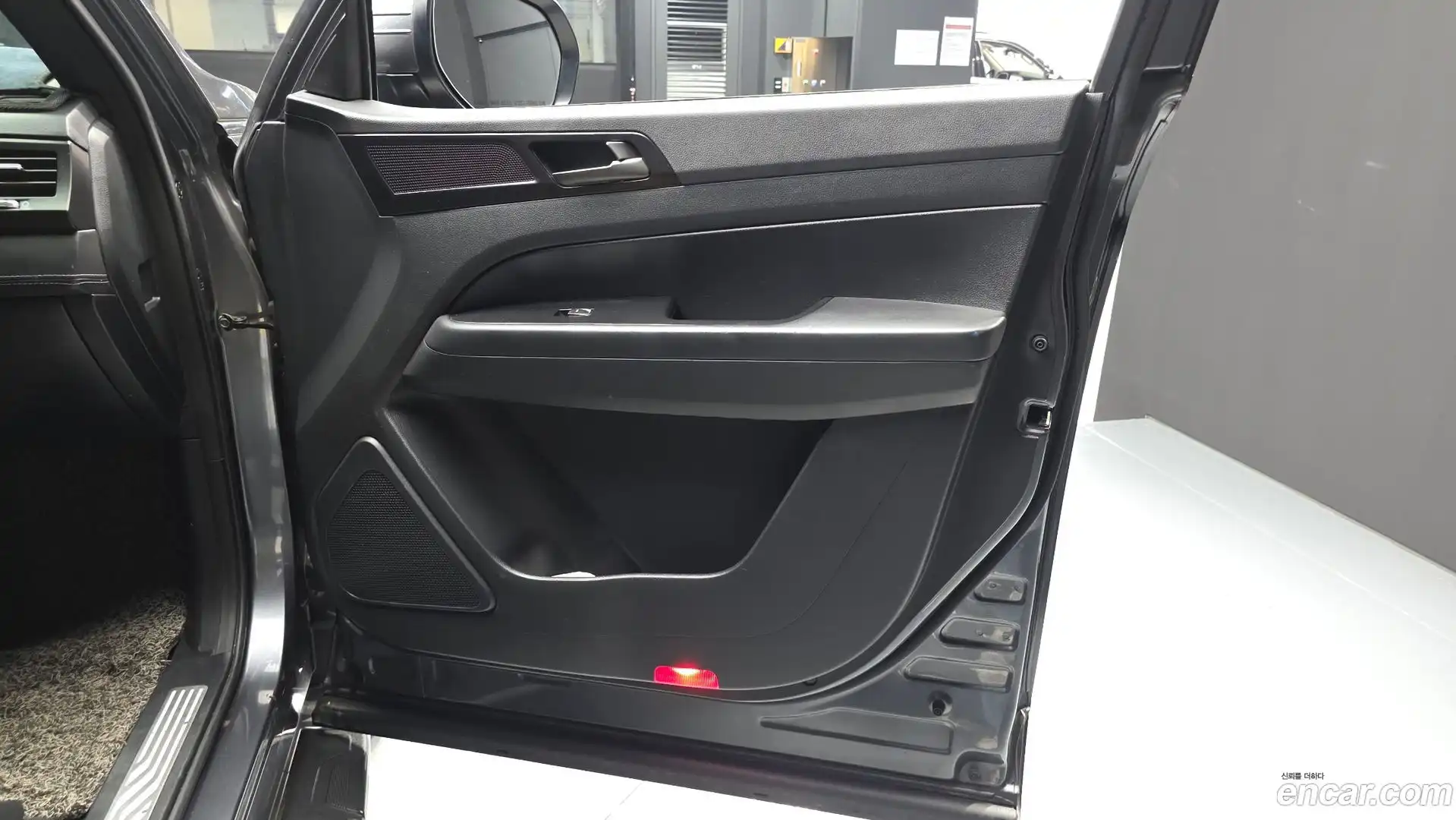 Rexton KG Mobility 2019.11-INNER-034