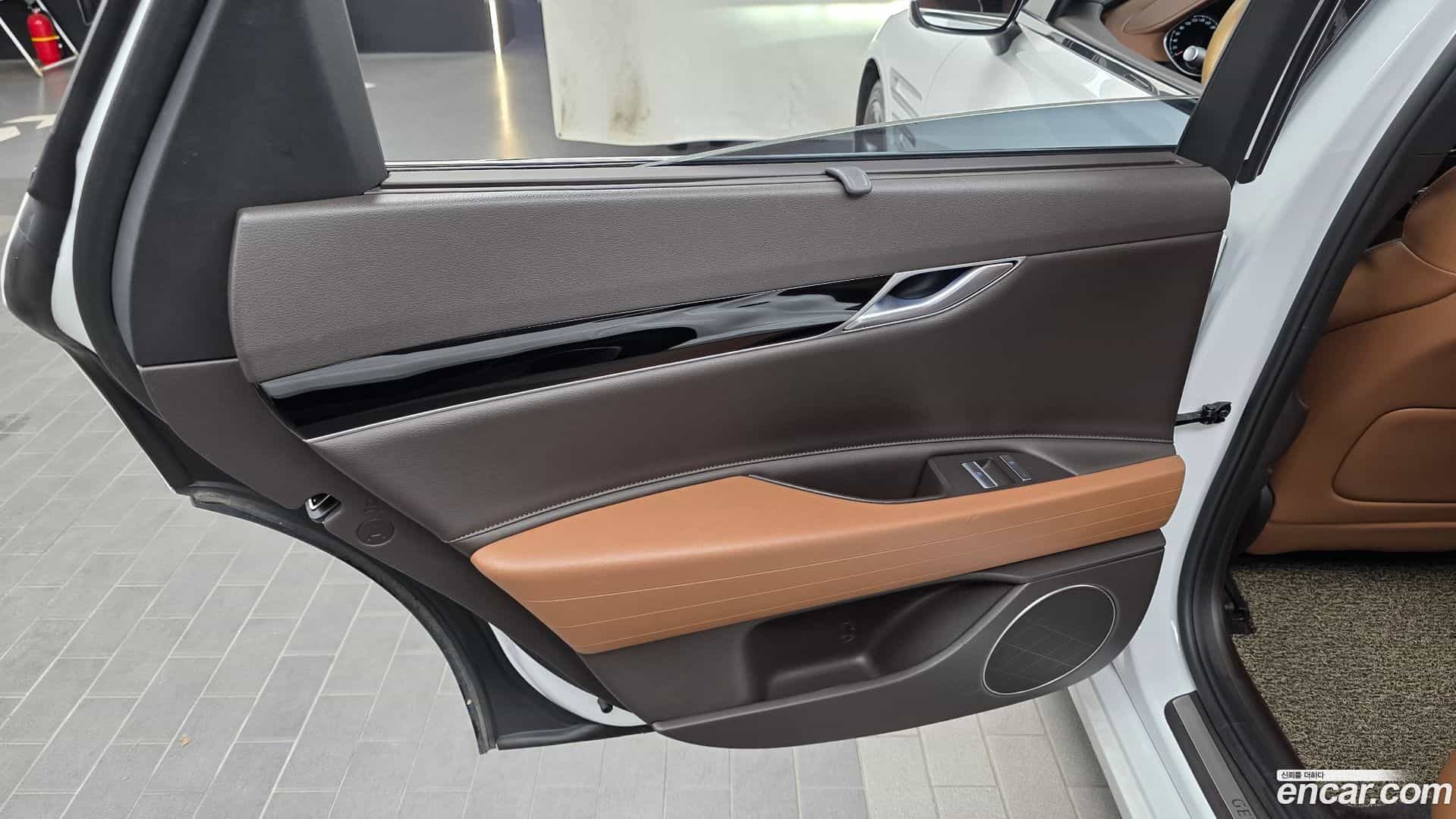 G80 Genesis 2020.10-INNER-035