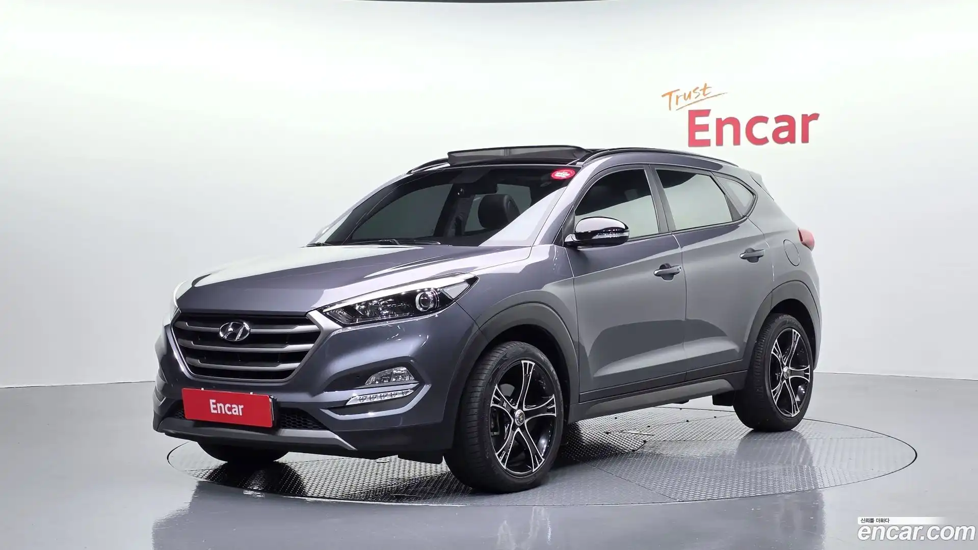 Tucson Hyundai 2015.9-OUTER-001