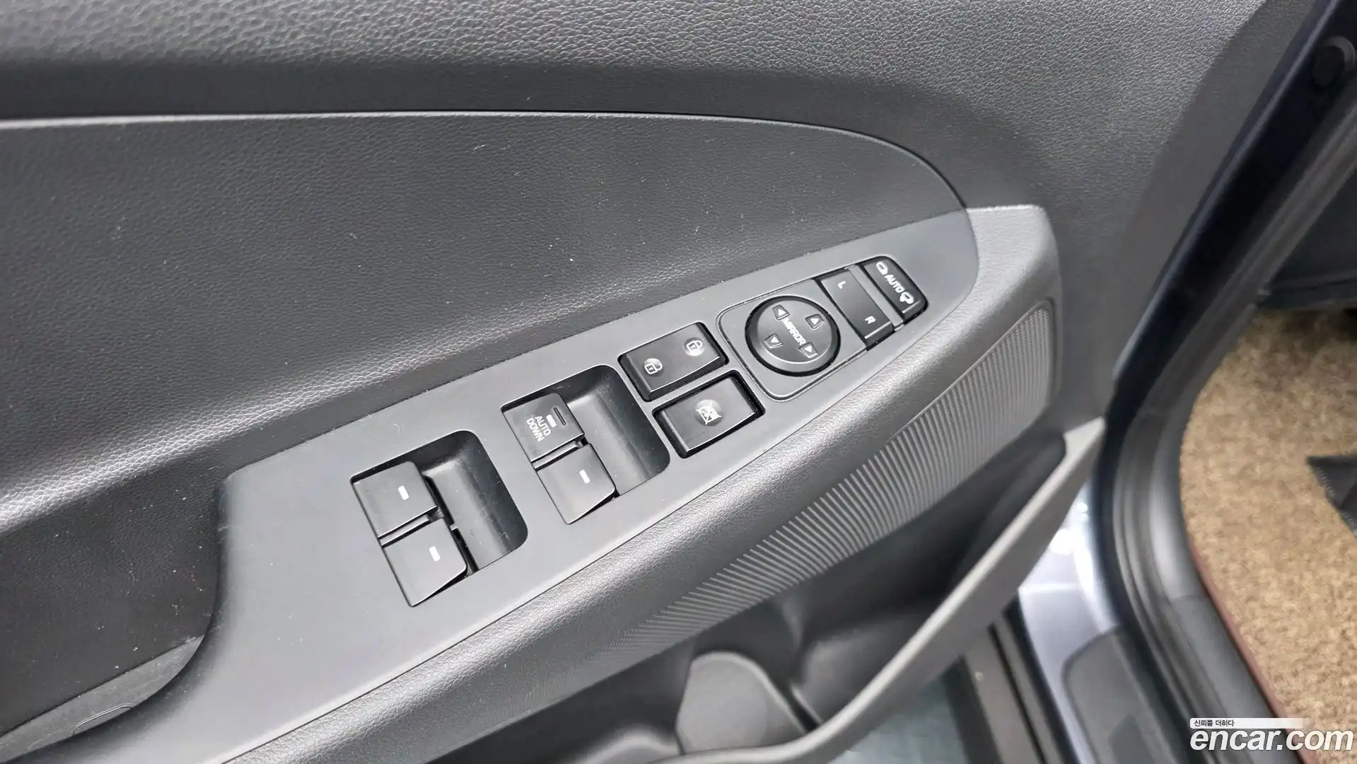 Tucson Hyundai 2015.9-OPTION-024