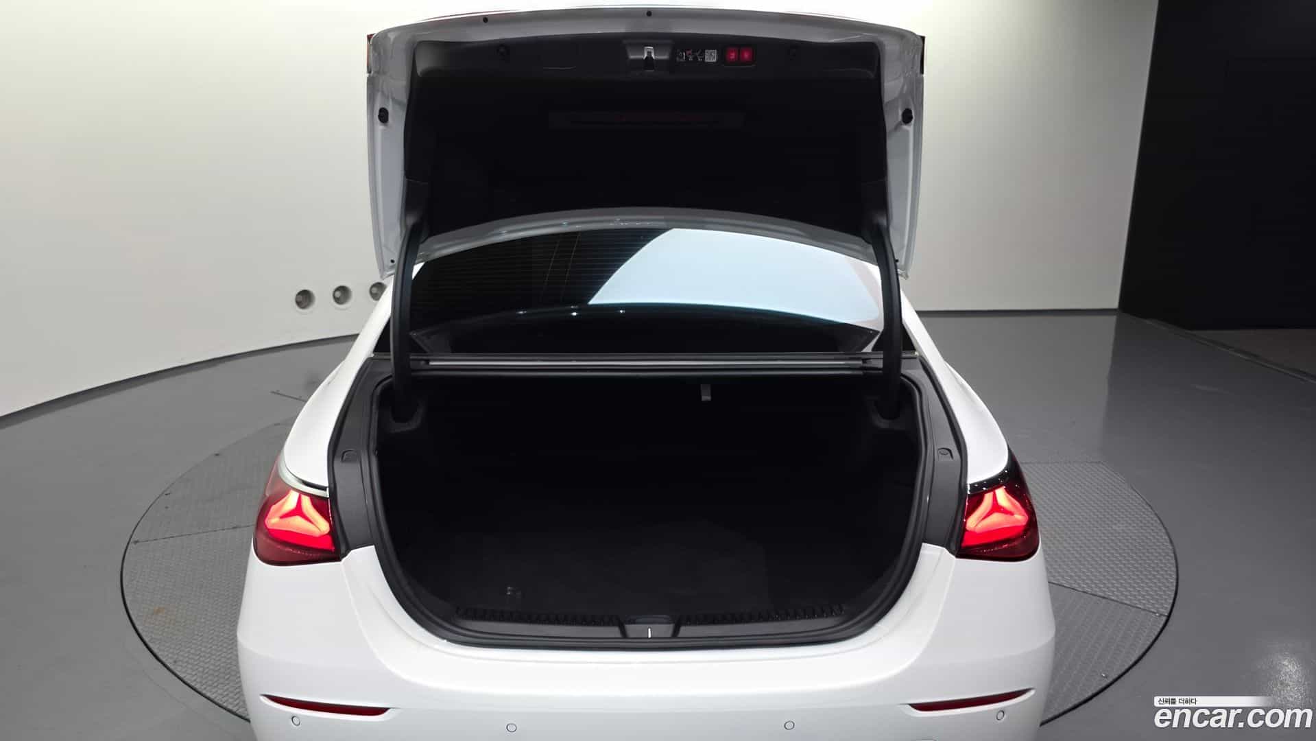 E-Class Mercedes-Benz 2024.3-OPTION-024