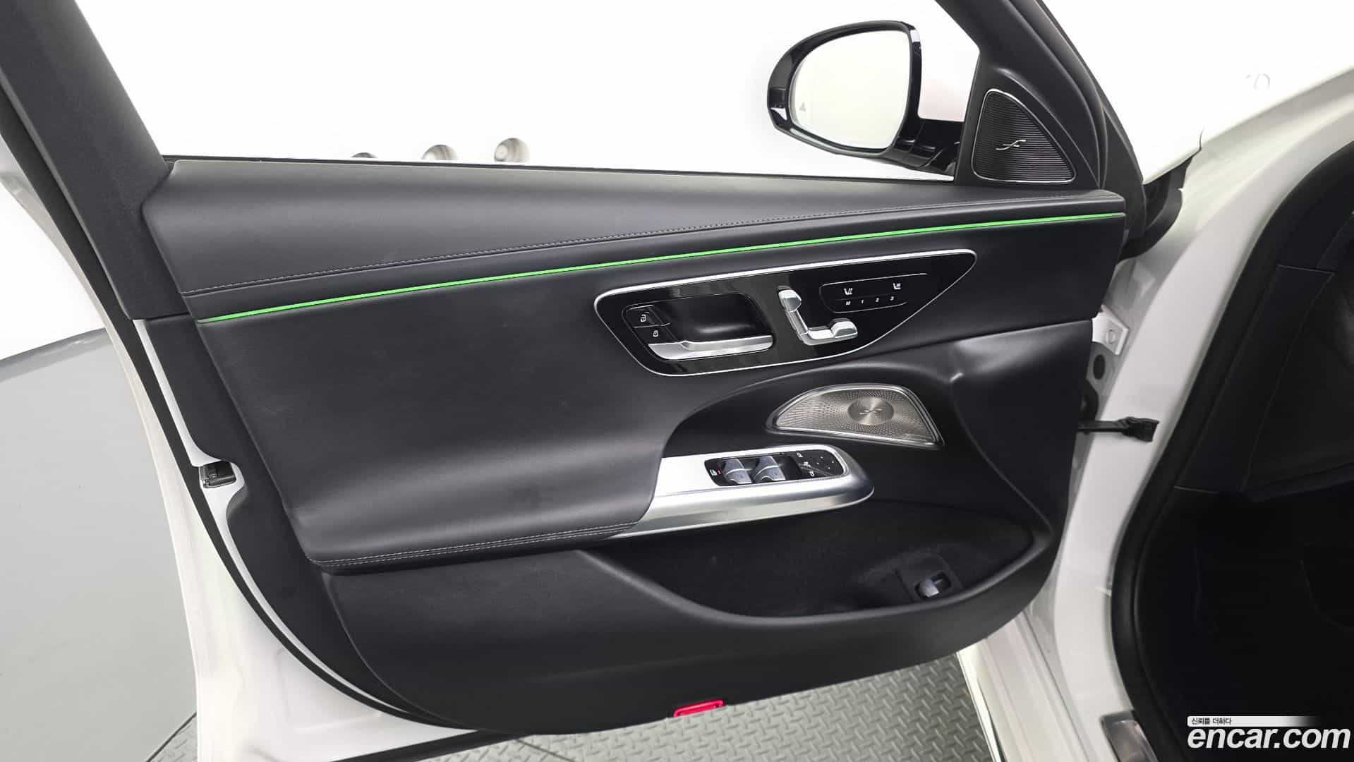 E-Class Mercedes-Benz 2024.3-INNER-034