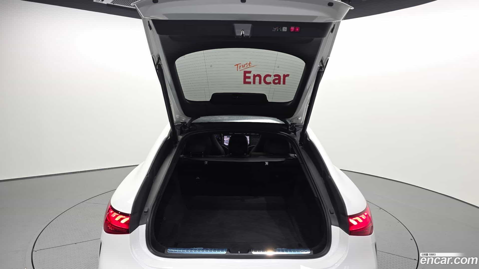 EQS Mercedes-Benz 2022.3-OPTION-024