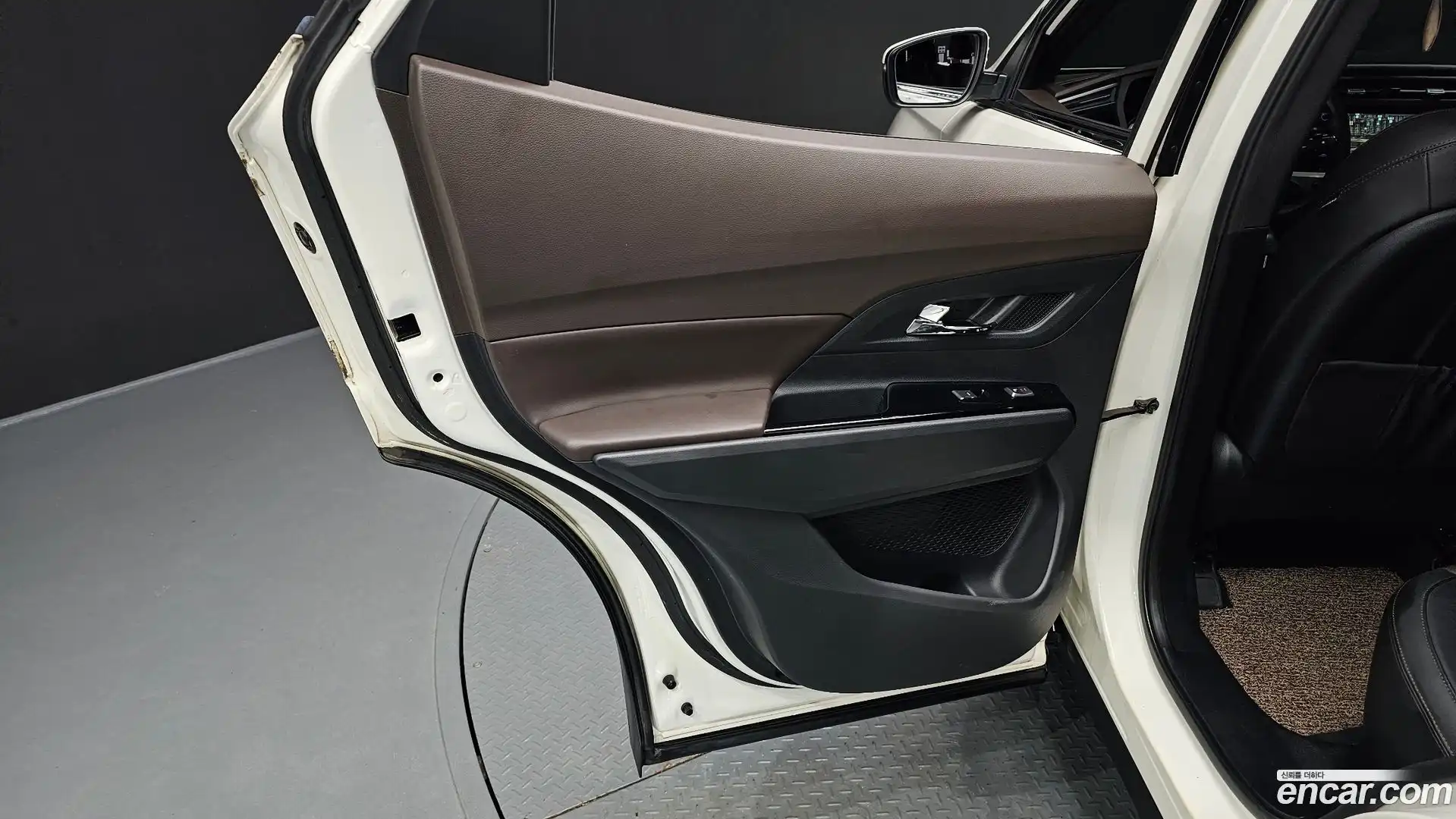 KORANDO KG Mobility 2019.3-INNER-035